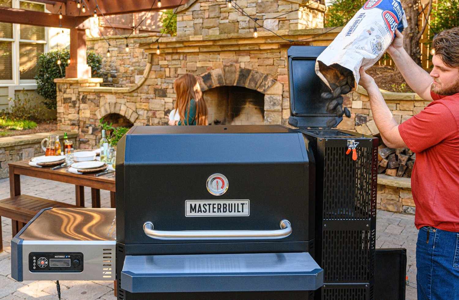 Masterbuilt Gravity Series 1050 Digital Charcoal Grill and Smoker                                                                - view number 4