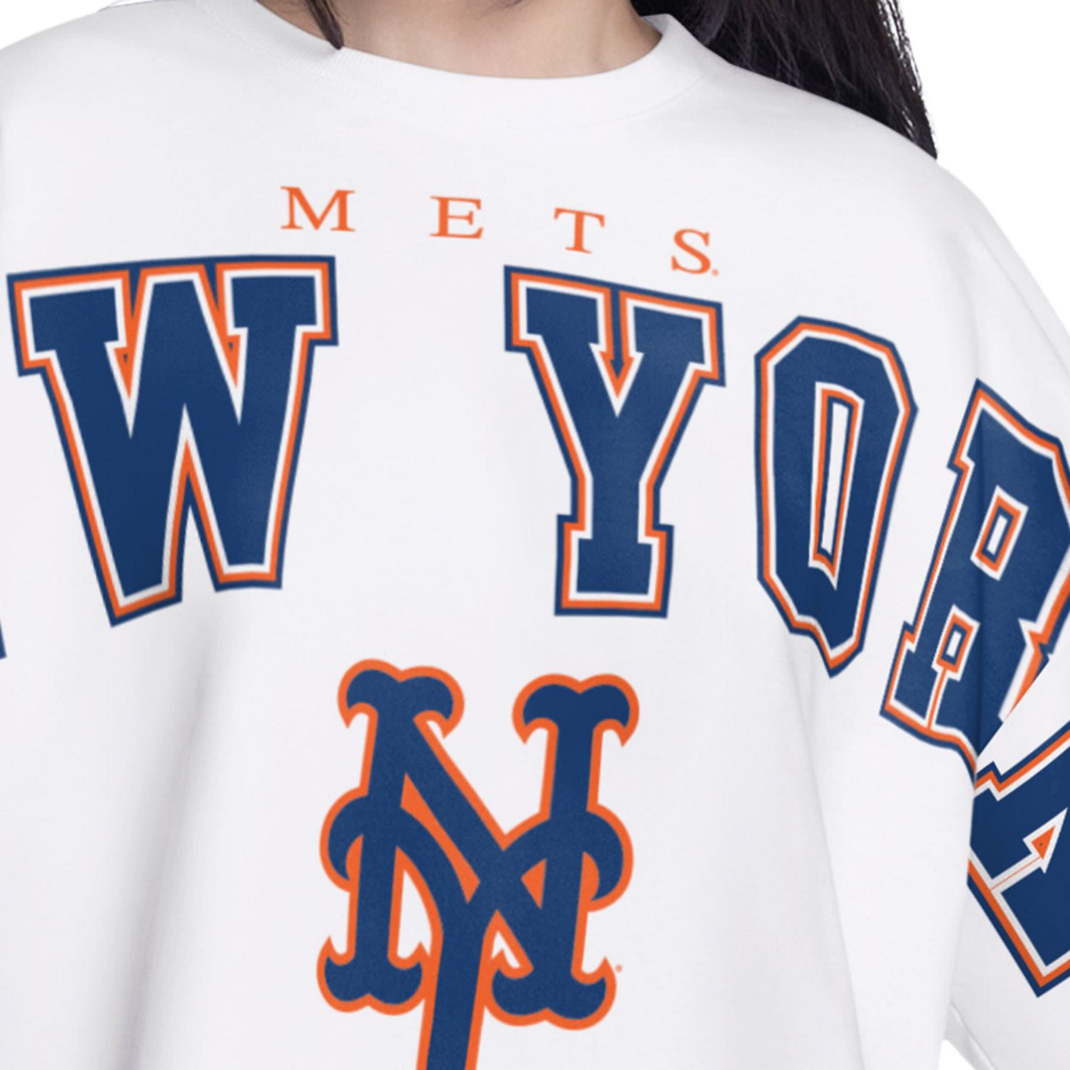 G-III 4Her by Carl Banks New York Mets Bleachers Cropped Pullover Sweatshirt - view number 3