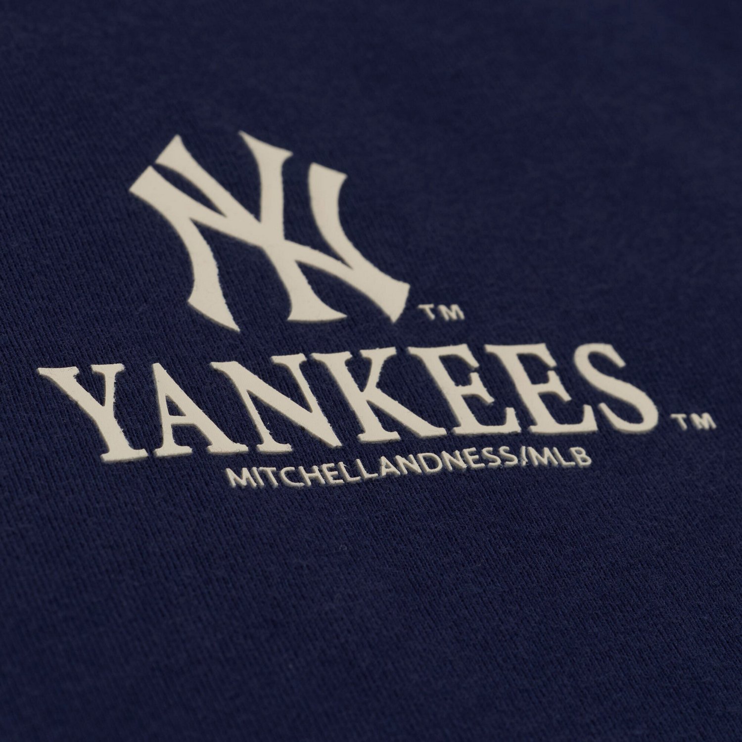 Mitchell  Ness New York Yankees Core Essentials T-Shirt - view number 4