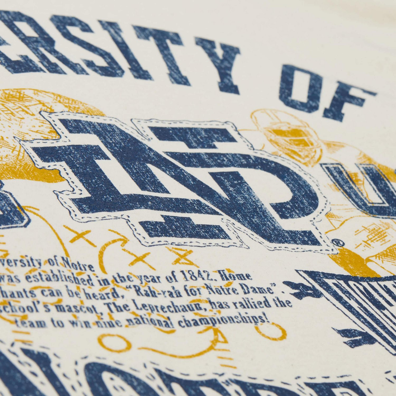 Mitchell  Ness Notre Dame Fighting Irish Heritage Scholar T-Shirt - view number 4