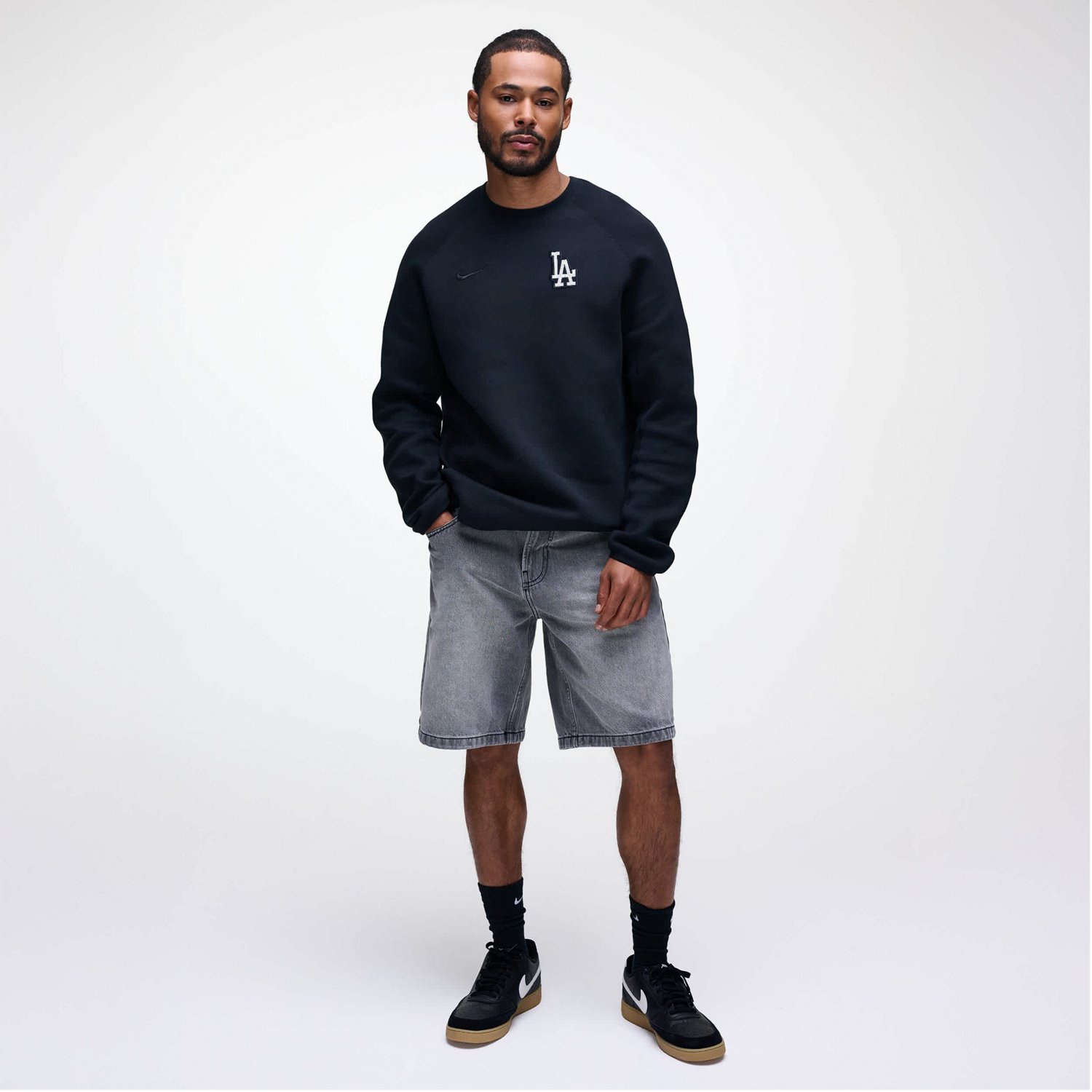 Nike Los Angeles Dodgers Tech Fleece Raglan Sweatshirt - view number 3