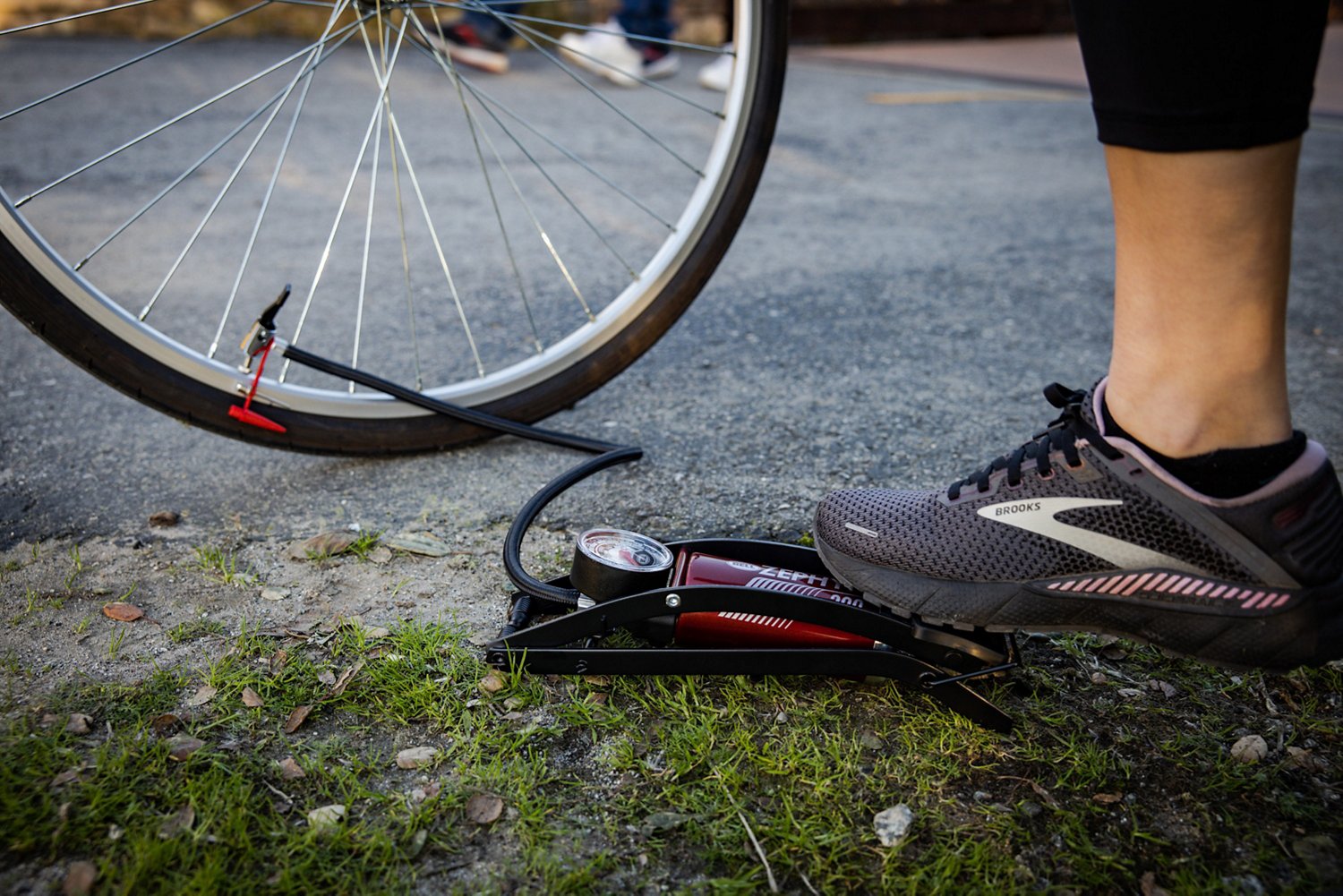 Bell Zephyr 200 Bicycle Foot Pump                                                                                                - view number 5