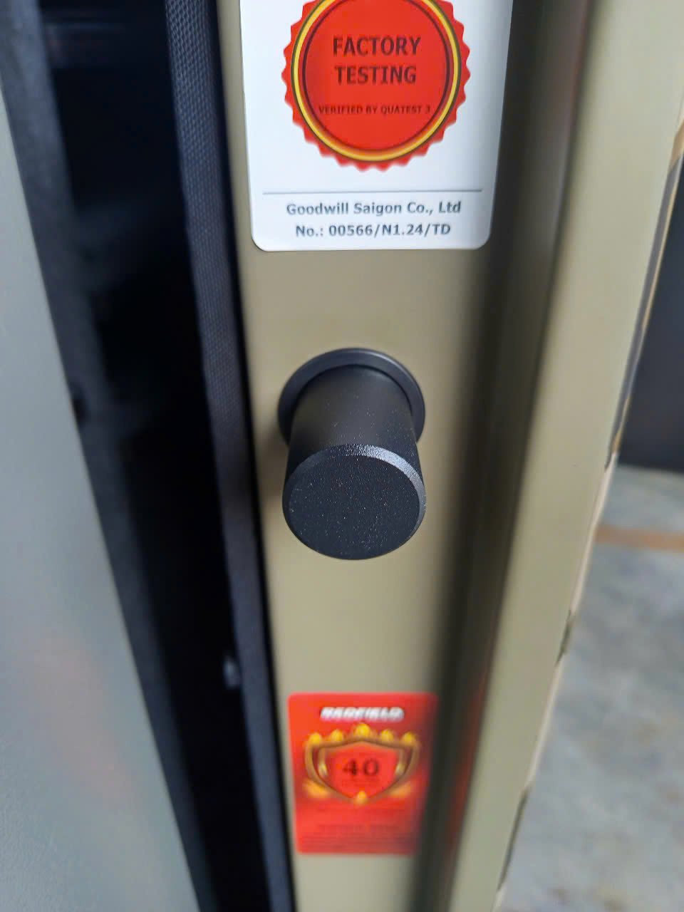 Redfield 24 + 5 Camo Gun Safe - view number 4