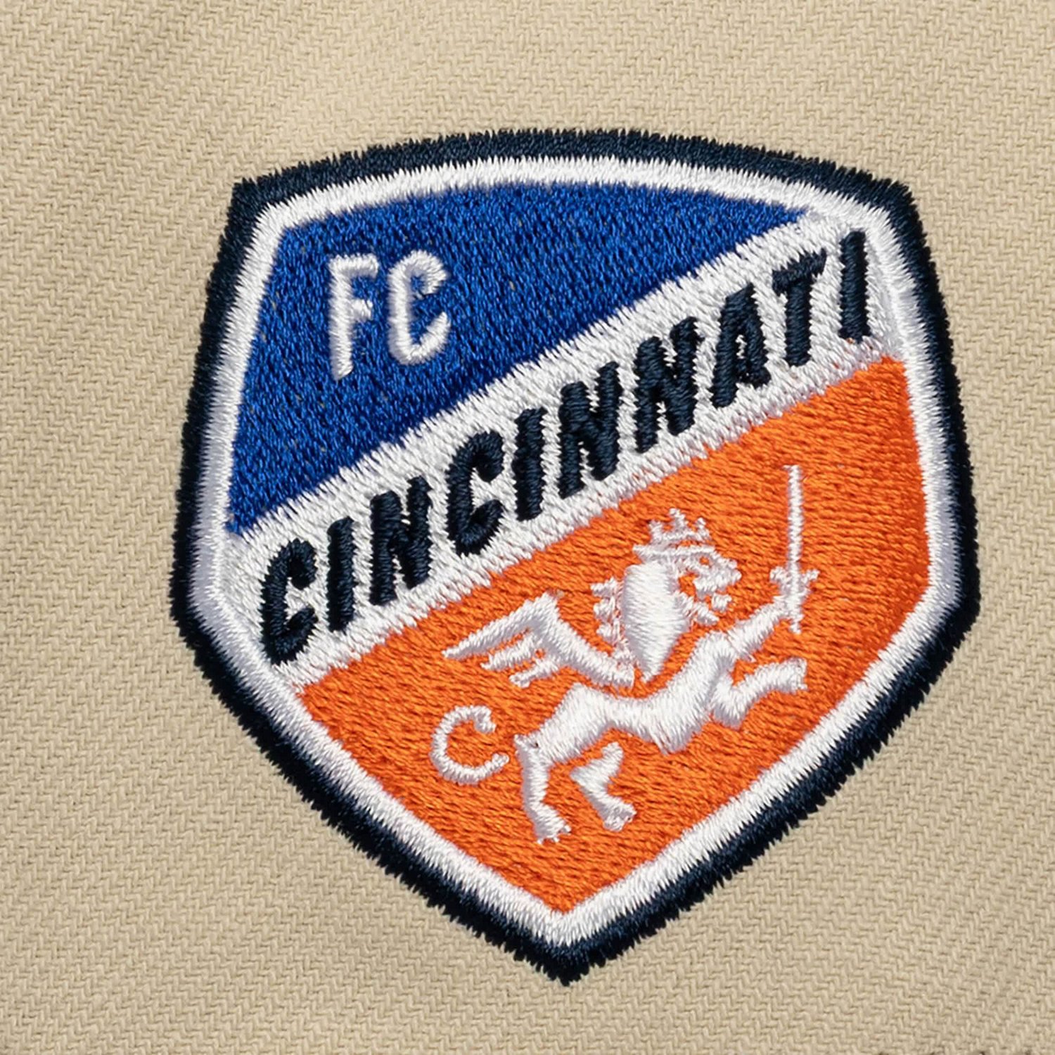 Mitchell  Ness Blue FC Cincinnati Upside Down Pro Pinch Snapback Hat - view number 3