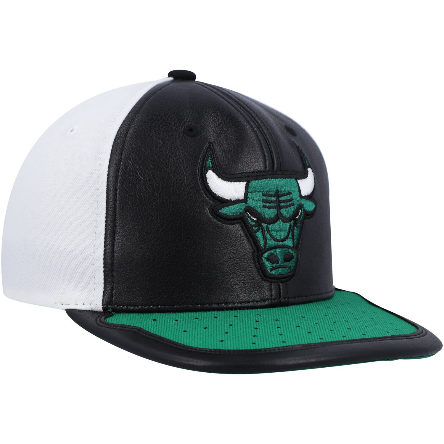 Mitchell  Ness Green Chicago Bulls Day One Snapback Hat - view number 3