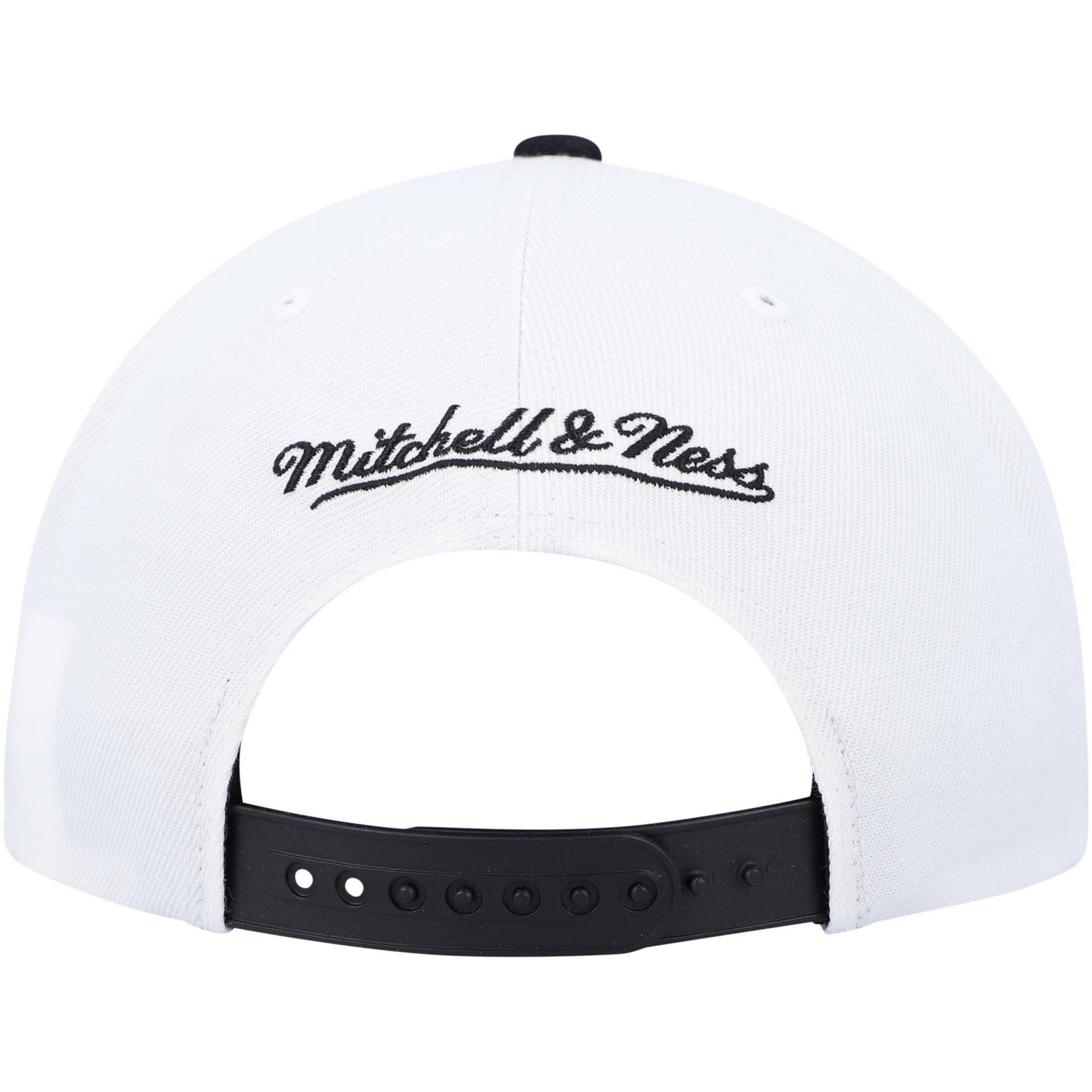 Mitchell  Ness White Chicago Bulls NBA Day One Snapback Hat - view number 4