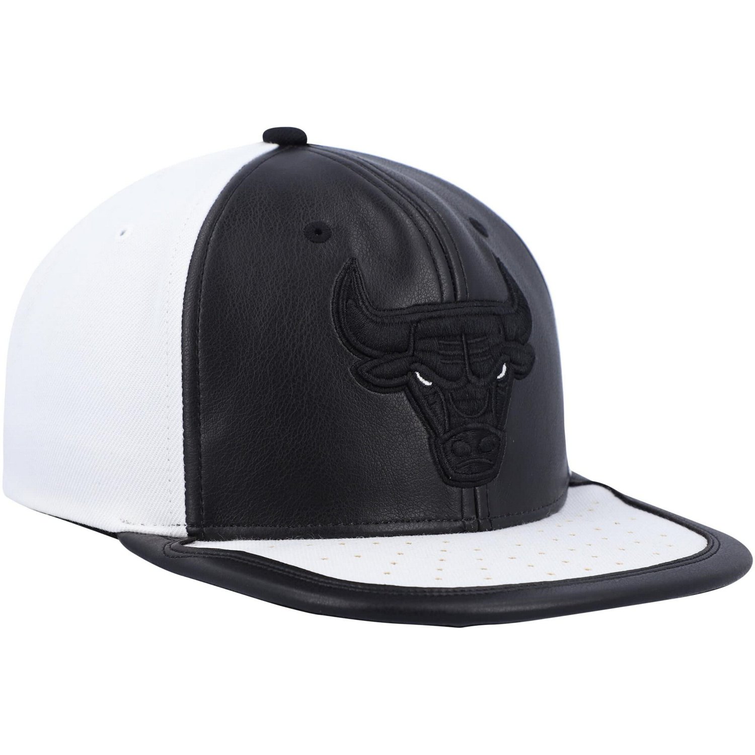 Mitchell  Ness White Chicago Bulls NBA Day One Snapback Hat - view number 3