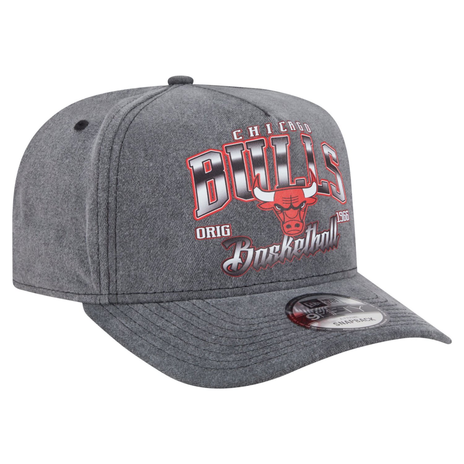 New Era Chicago Bulls Throwback Washed Pre-Curved 9FIFTY Snapback Hat - view number 3