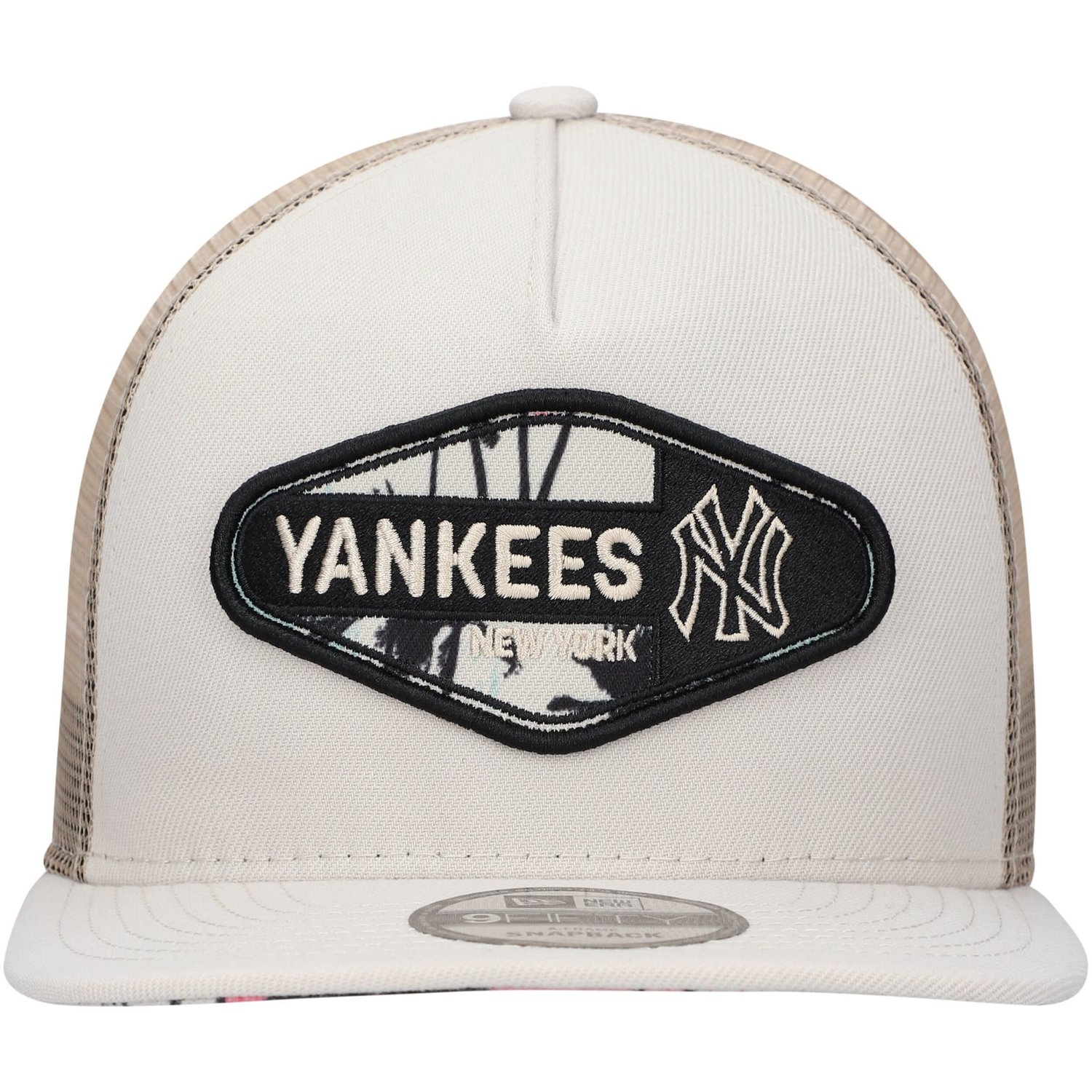 New Era New York Yankees Retro Beachin' Patch A-Frame Trucker 9FIFTY Snapback Hat