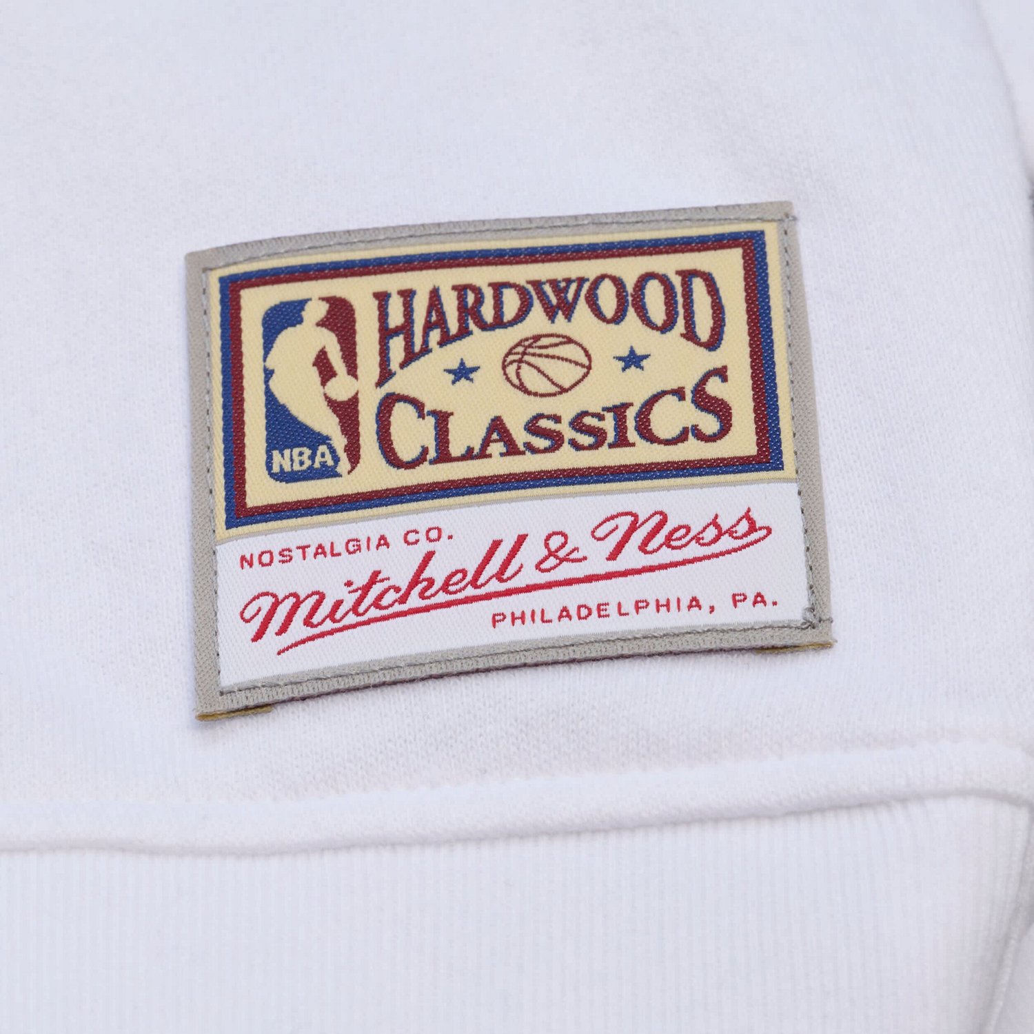 Mitchell  Ness Chicago Bulls Lightweight Block Letter Sweatshirt - view number 4