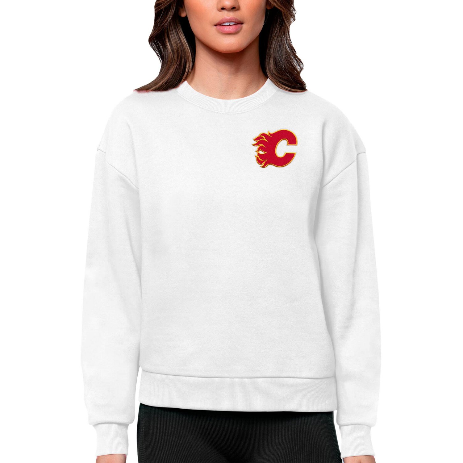 Antigua Calgary Flames Primary Logo Victory Crewneck Pullover Sweatshirt