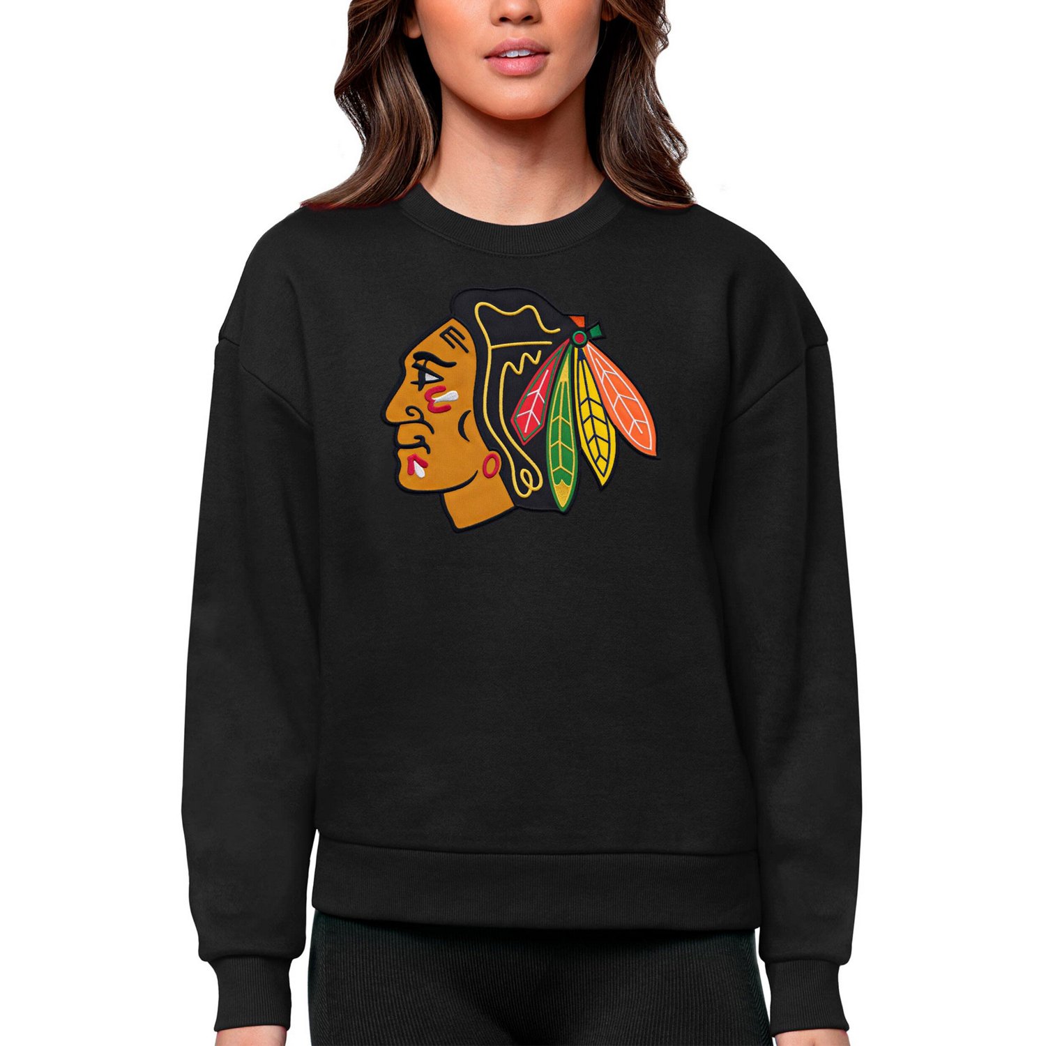 Antigua Chicago Blackhawks Primary Logo Team Logo Victory Crewneck Pullover Sweatshirt - view number 1