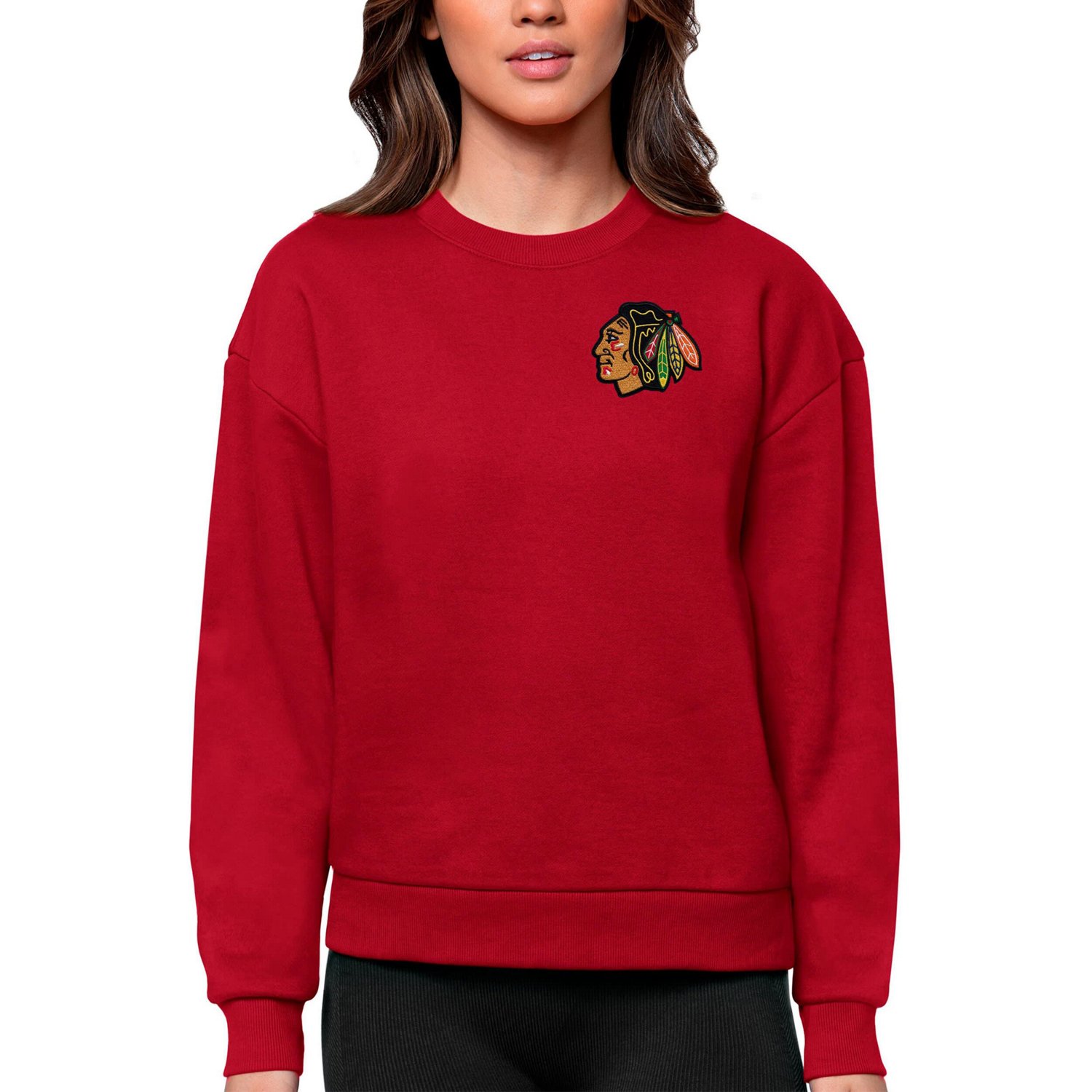 Antigua Chicago Blackhawks Primary Logo Victory Crewneck Pullover Sweatshirt                                                     - view number 1