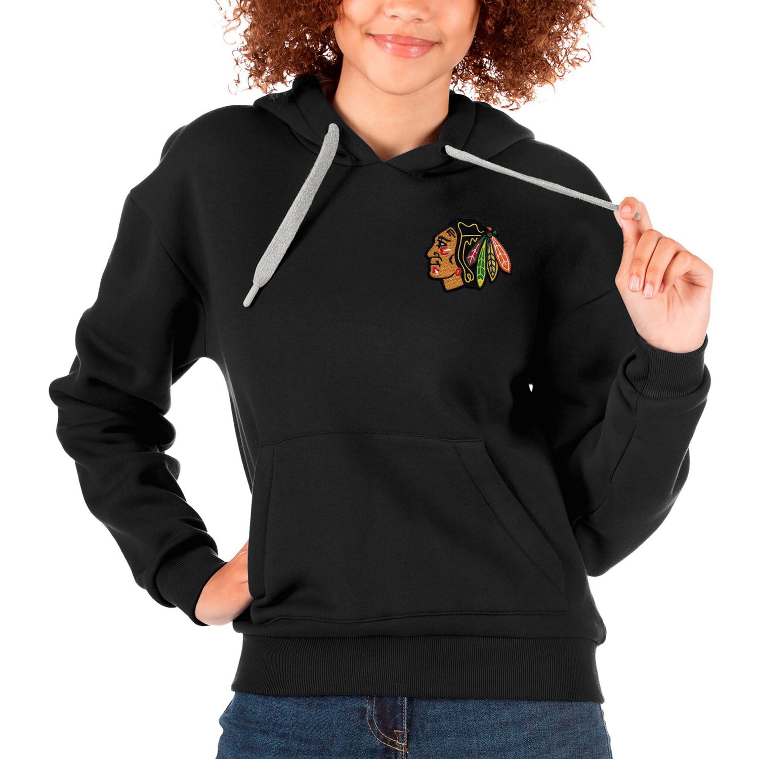 Antigua Chicago Blackhawks Primary Logo Victory Pullover Hoodie