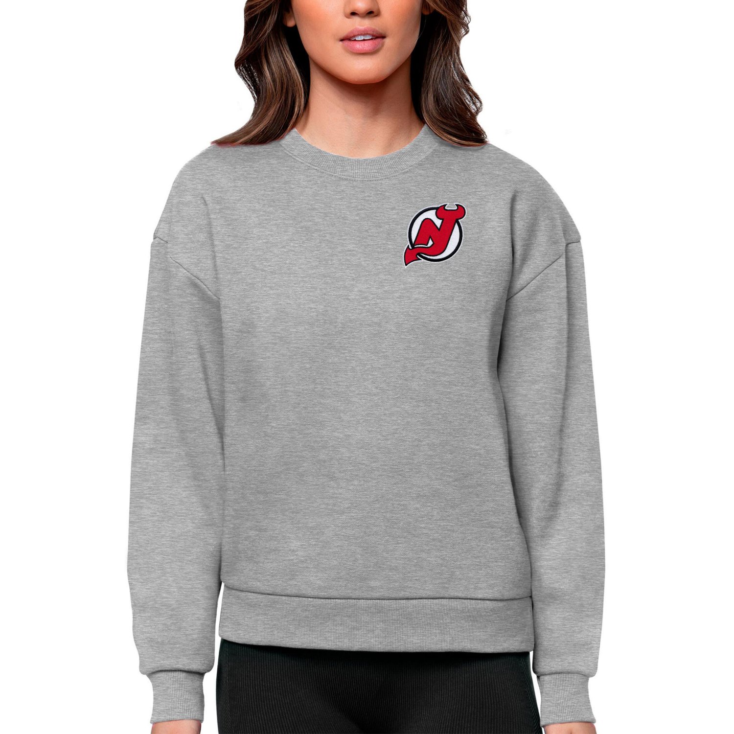 Antigua New Jersey Devils Primary Logo Victory Crewneck Pullover Sweatshirt                                                      - view number 1
