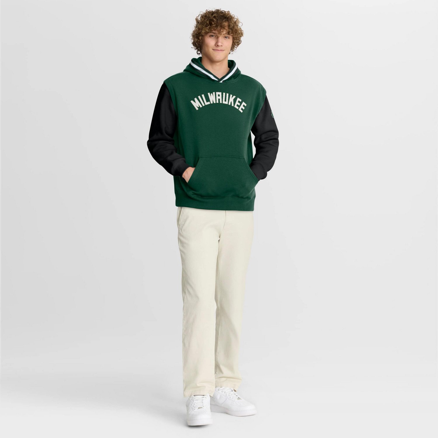 Fanatics Hunter Black Milwaukee Bucks Half Court Shot Clock Fastbreak Hoodie - view number 3