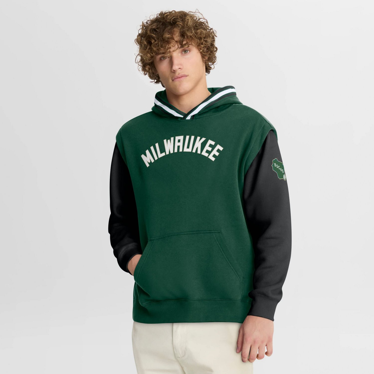 Fanatics Hunter Black Milwaukee Bucks Half Court Shot Clock Fastbreak Hoodie