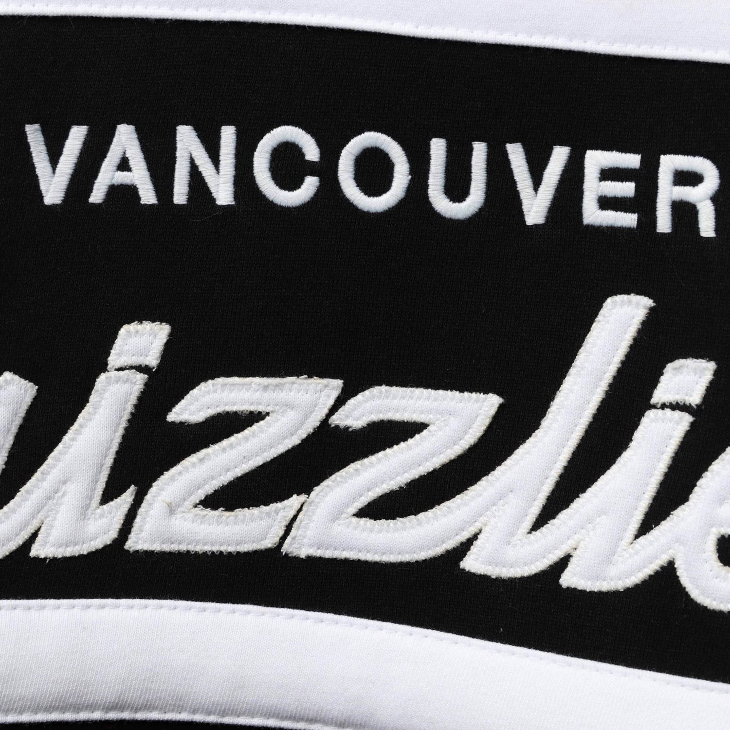 Mitchell  Ness Black Vancouver Grizzlies Head Coach Pullover Hoodie