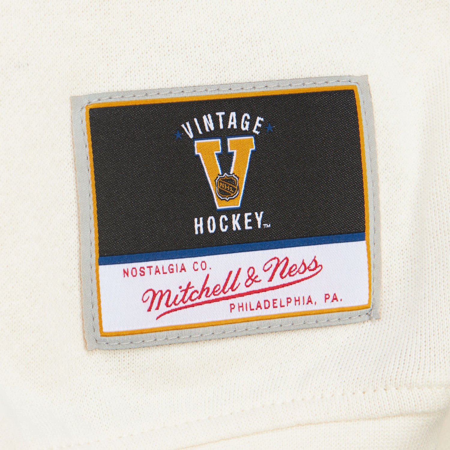 Mitchell  Ness Boston Bruins Logo 30 Pullover Sweatshirt - view number 4