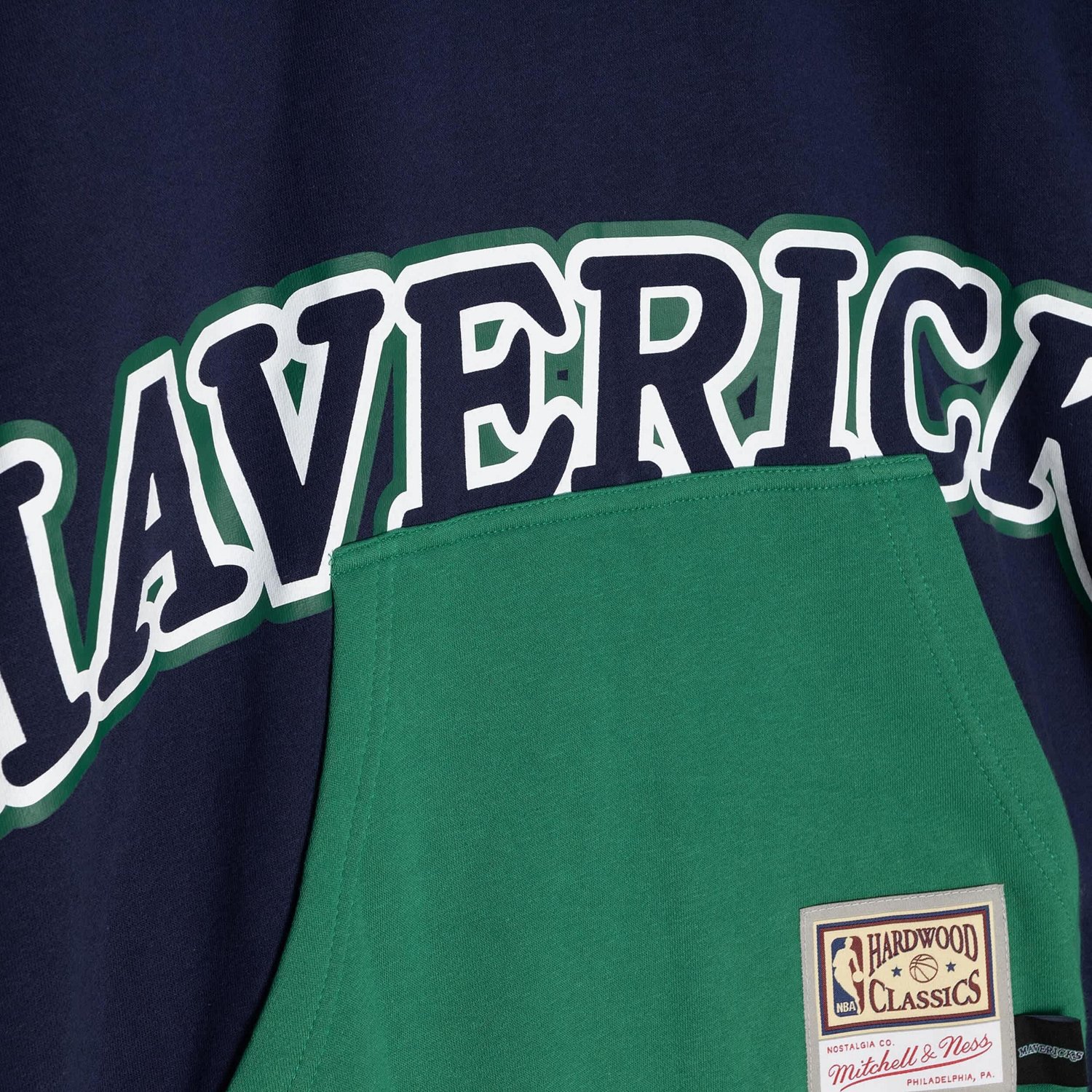 Mitchell & Ness Men’s Dallas Mavericks Hardwood Classics Big Face 5.0 Pullover Hoodie - view number 4