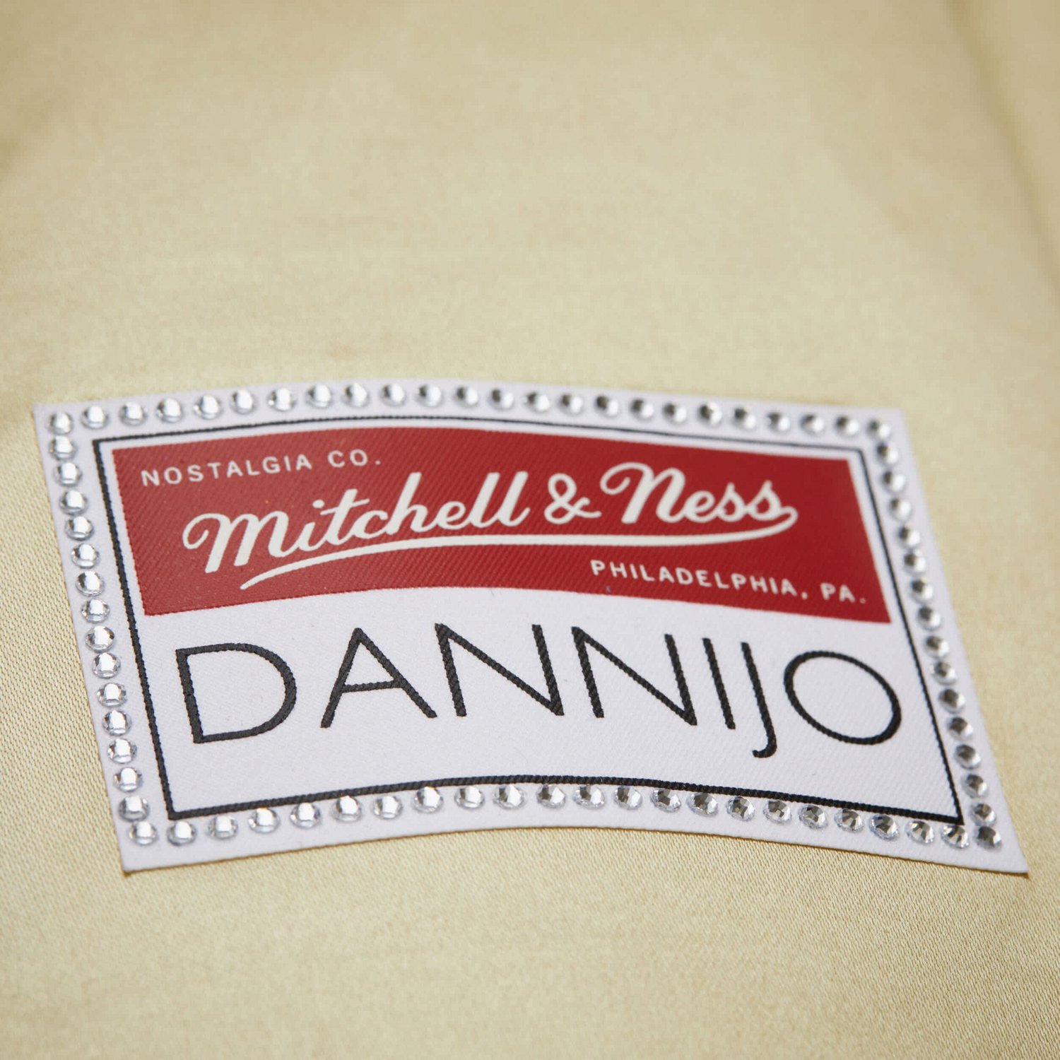 Mitchell & Ness Women's Golden State Warriors Cropped Satin Full Snap Jacket - view number 3