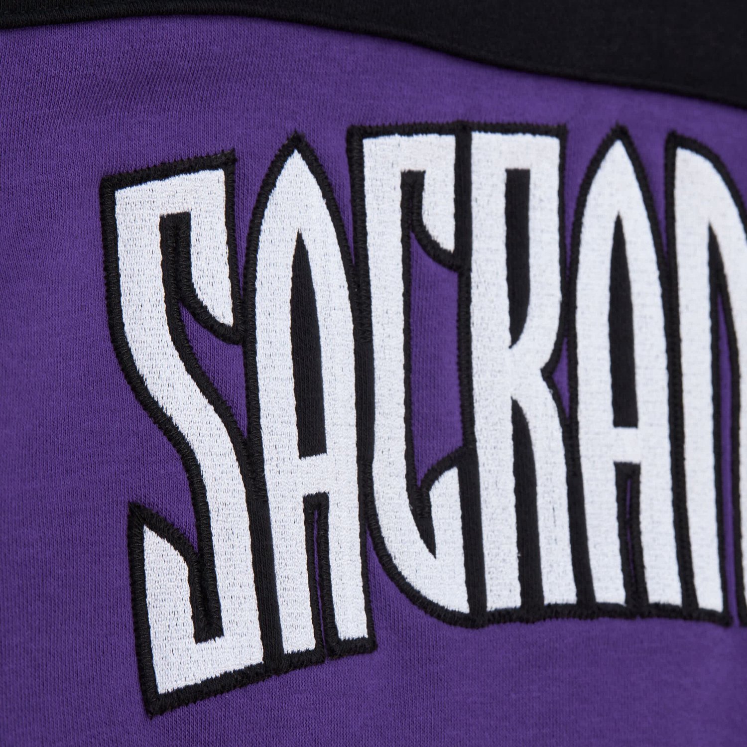 Mitchell Ness Sacramento Kings Hardwood Classics Nights Head Coach Pullover Hoodie - view number 4