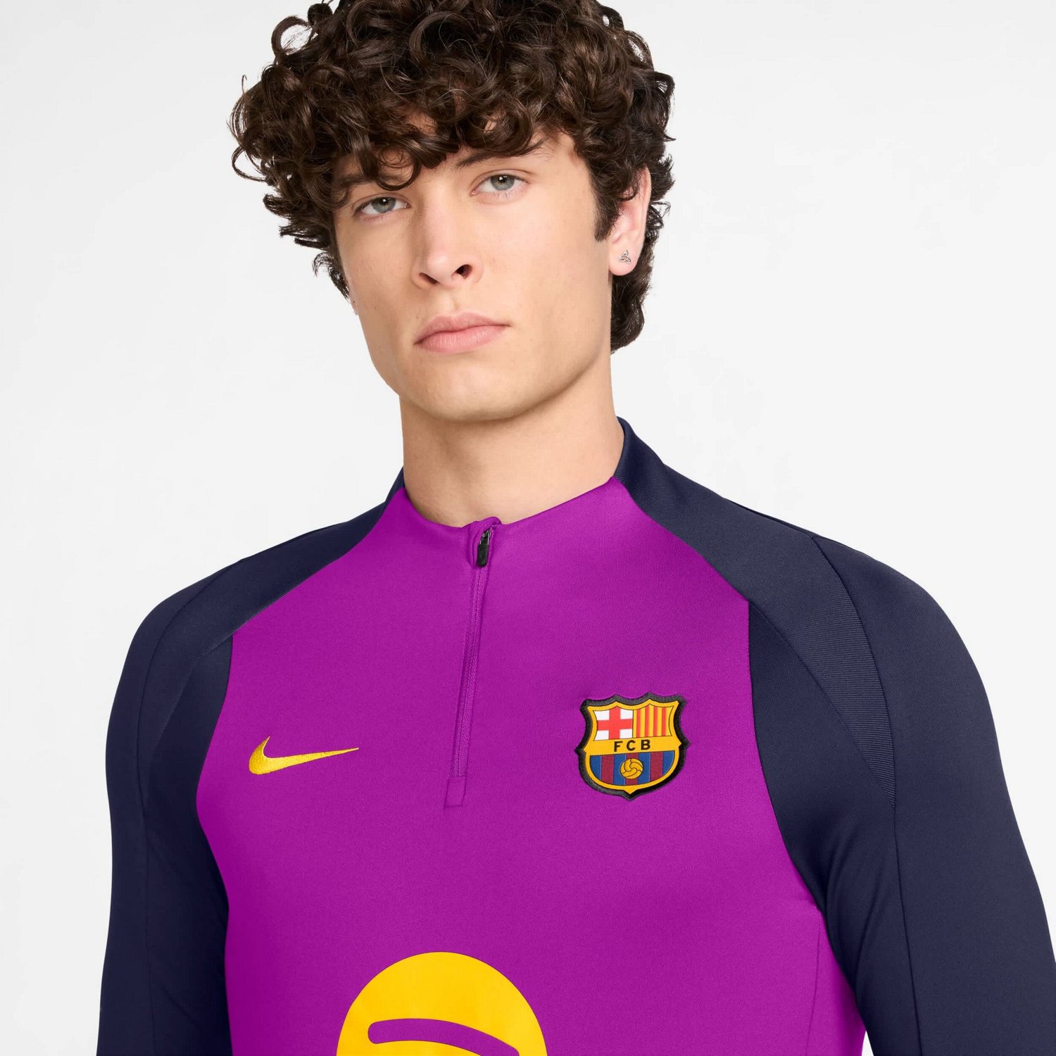 Nike Barcelona 2025 26 Strike Drill Quarter-Zip Long Sleeve Dri-FIT Top - view number 3