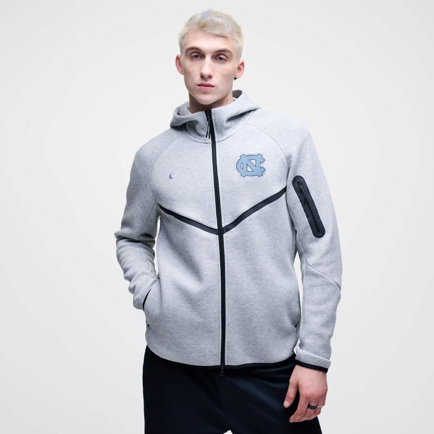 Nike North Carolina Tar Heels Tech Fleece Full-Zip Windrunner Hoodie
