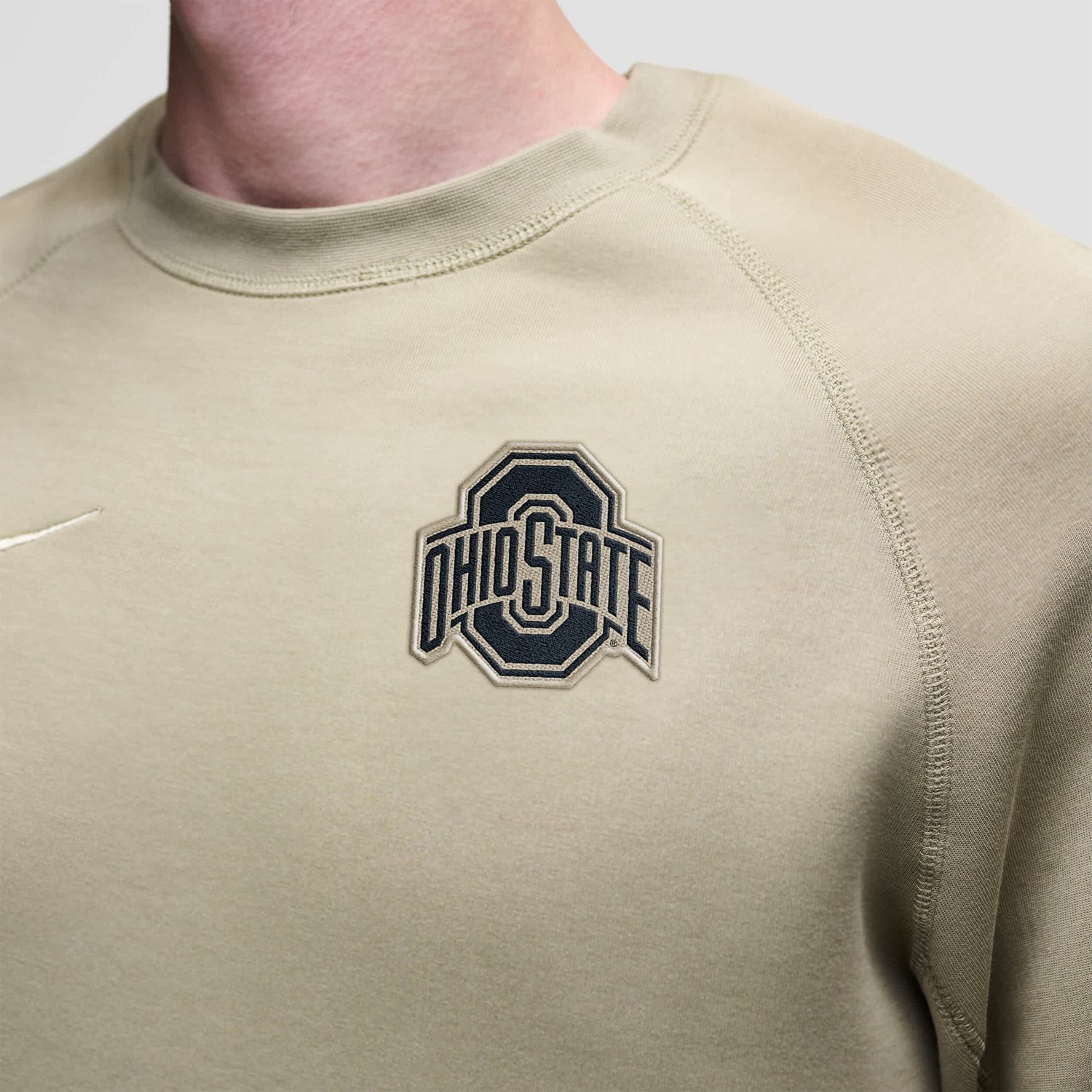 Nike Ohio State Buckeyes Tech Fleece Raglan Sweatshirt - view number 4