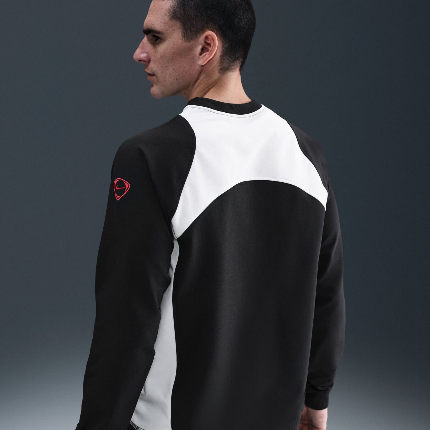 Nike Paris Saint-Germain Third 2025 26 T90 Pullover Sweatshirt - view number 2