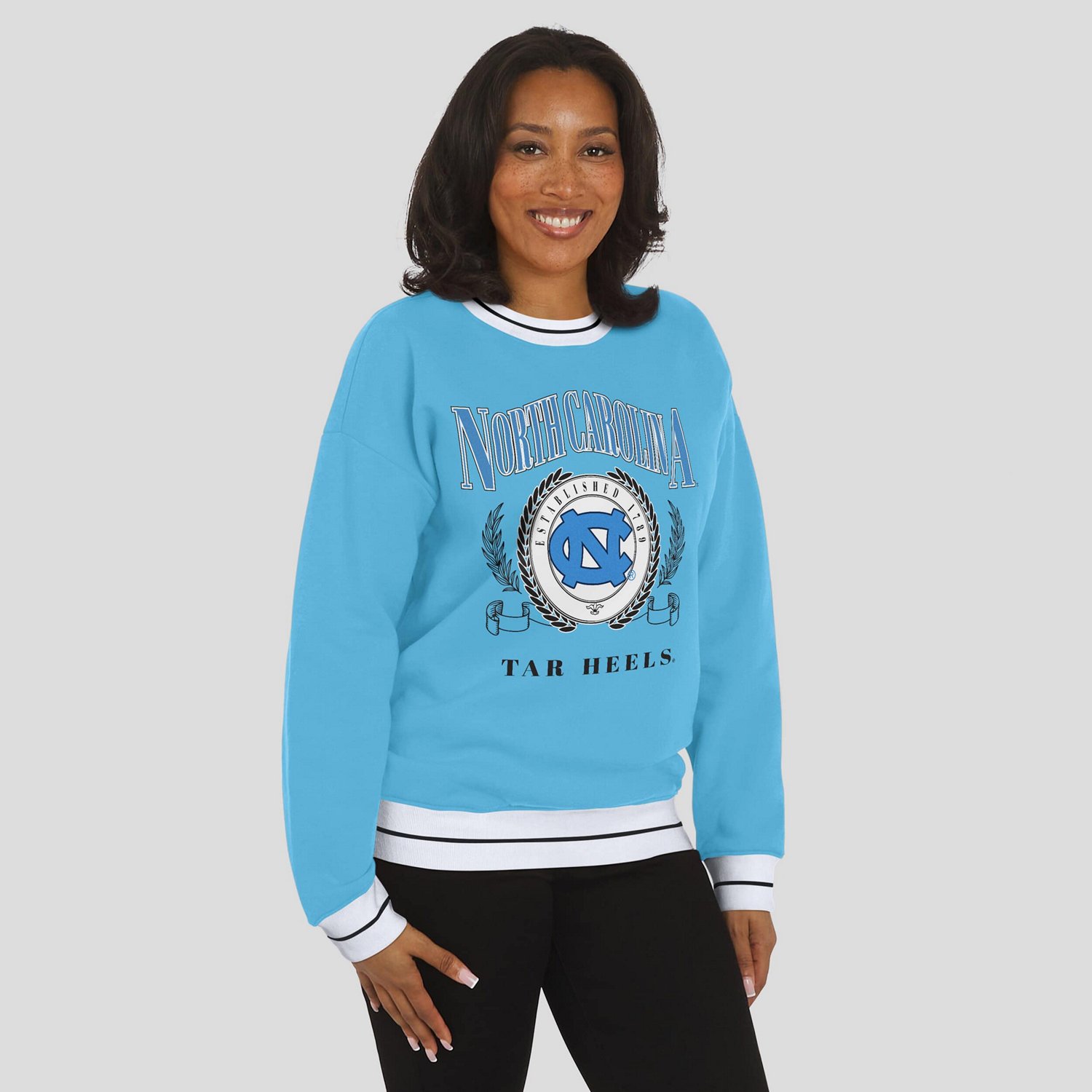 WEAR by Erin Andrews Carolina North Carolina Tar Heels Seal Sweatshirt - view number 4