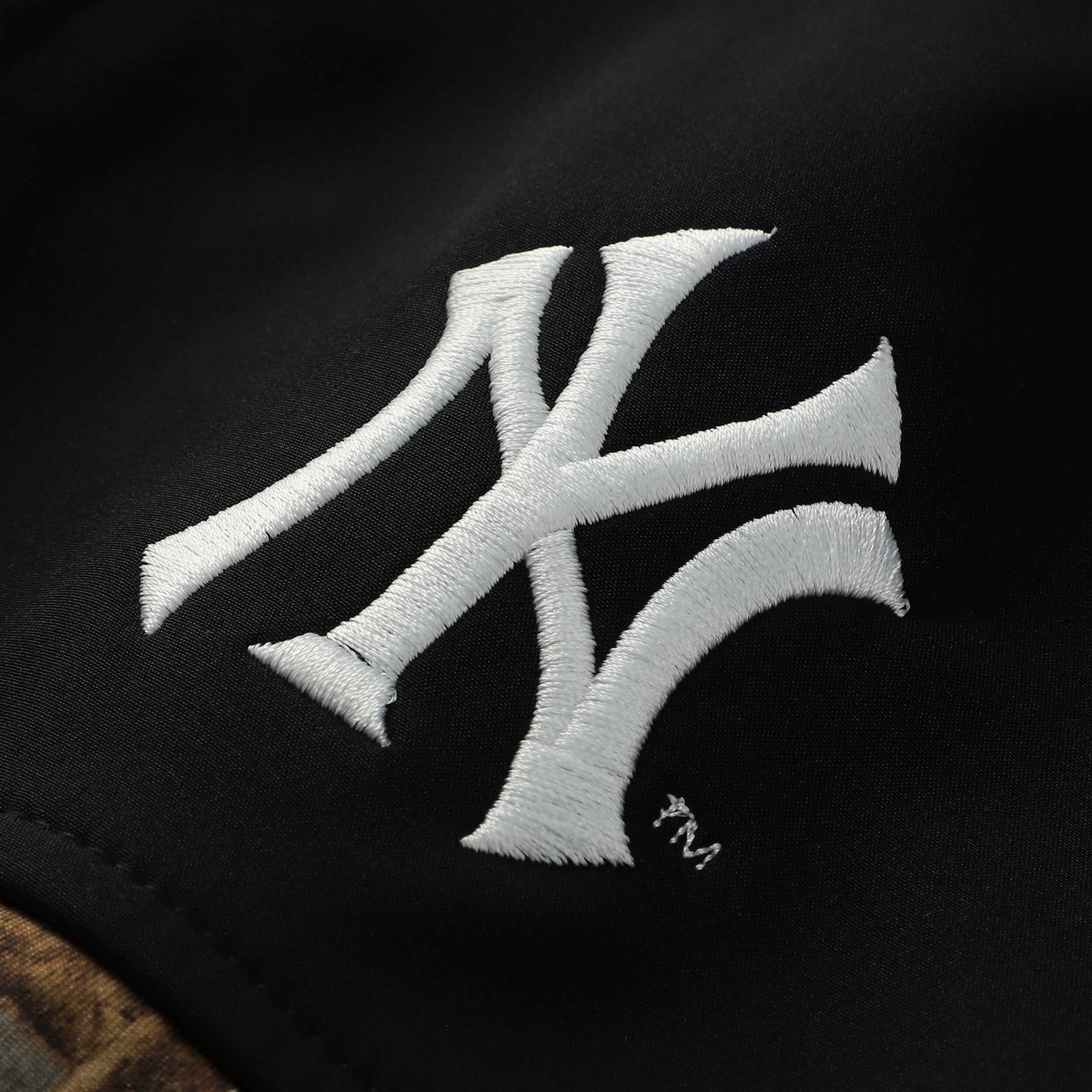 Dunbrooke New York Yankees Hunter Softshell Realtree Full-Zip Jacket - view number 4