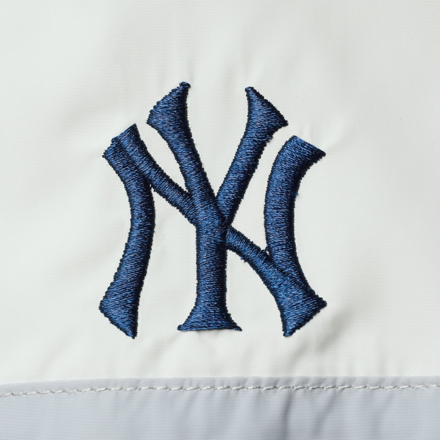 The Wild Collective New York Yankees Colorblock Track Raglan Full-Zip Jacket - view number 3