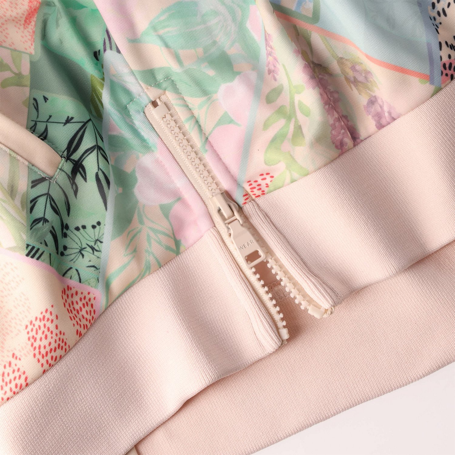 WEAR by Erin Andrews Chicago Cubs Raglan Full-Zip Track Jacket