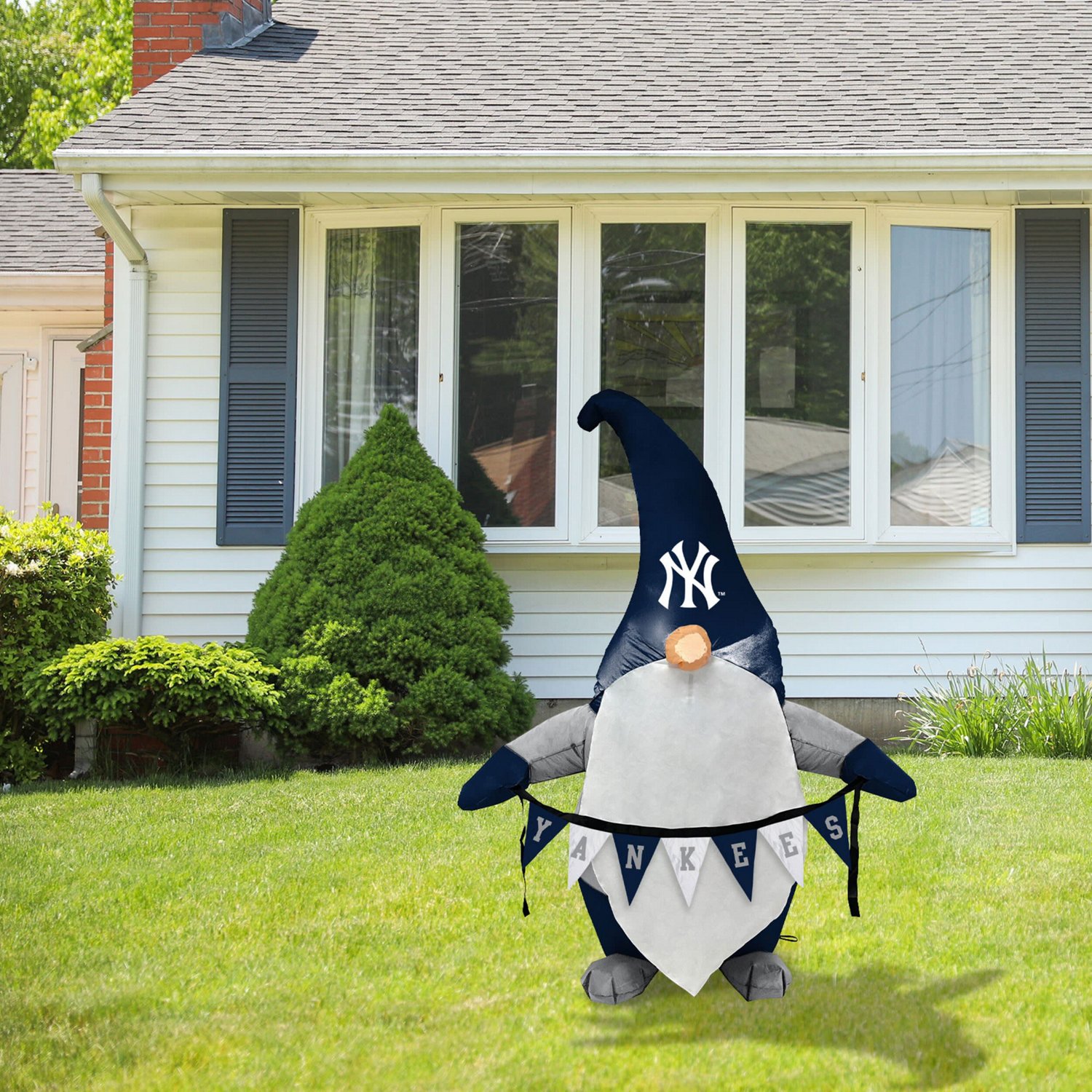 Pegasus New York Yankees Inflatable Gnome                                                                                        - view number 2
