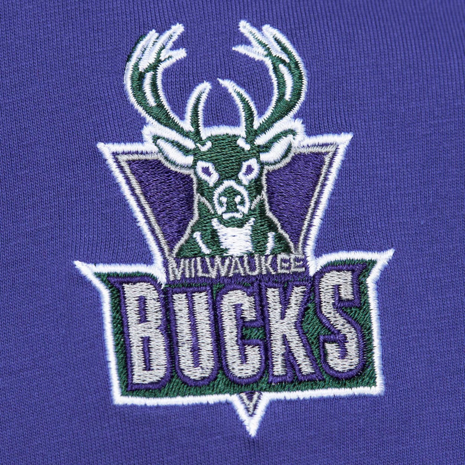 Mitchell  Ness Milwaukee Bucks Hardwood Classics Team OG 20 Premium Vintage Logo T-Shirt - view number 4