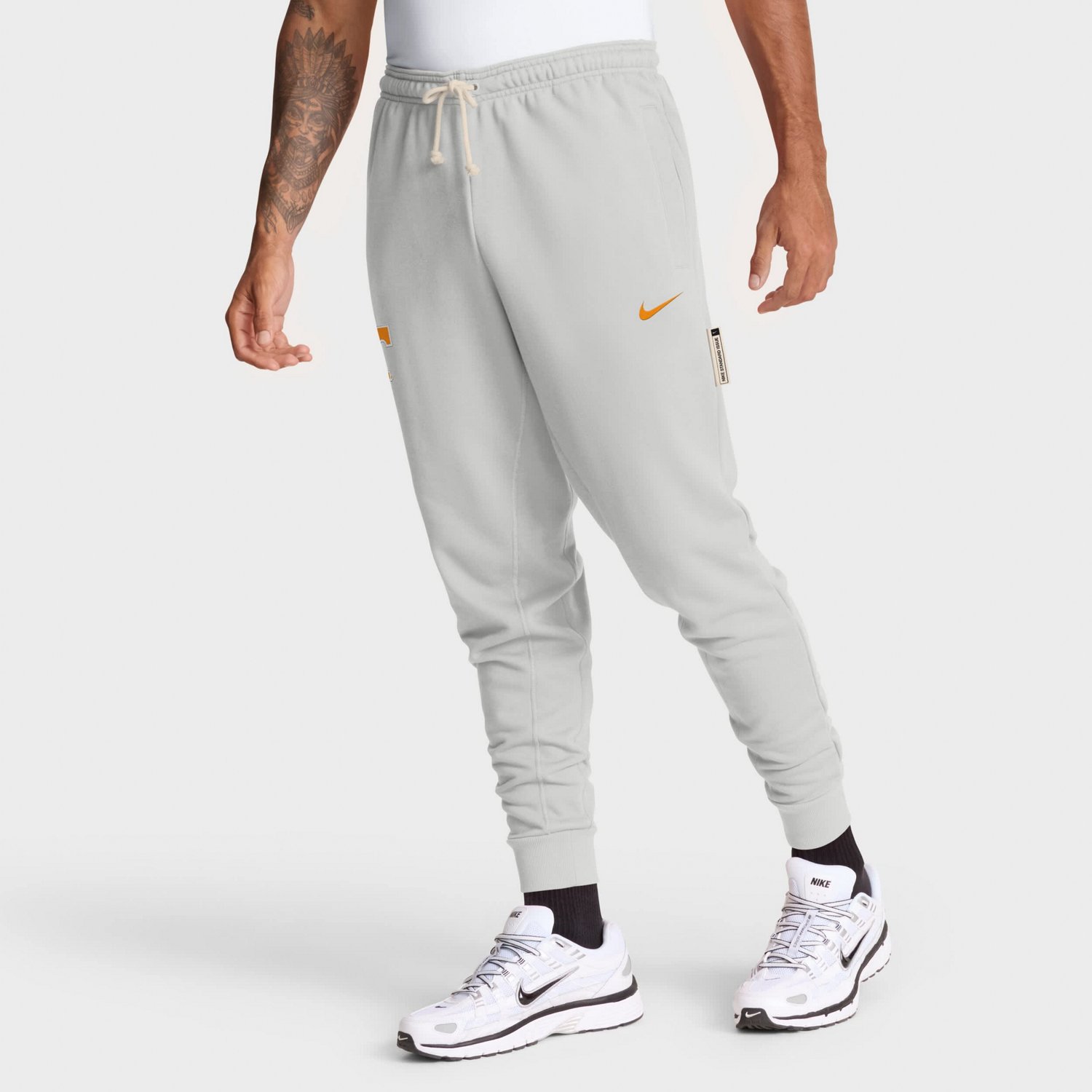 Nike Tennessee Volunteers 2025 Sideline Standard Issue Dri-FIT Taper Pants