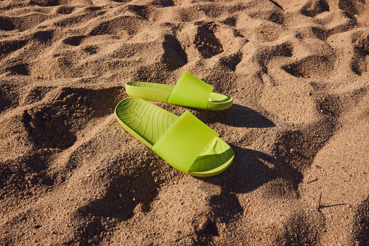 Crocs Women's Splash Glossy Strappy Slides - view number 4