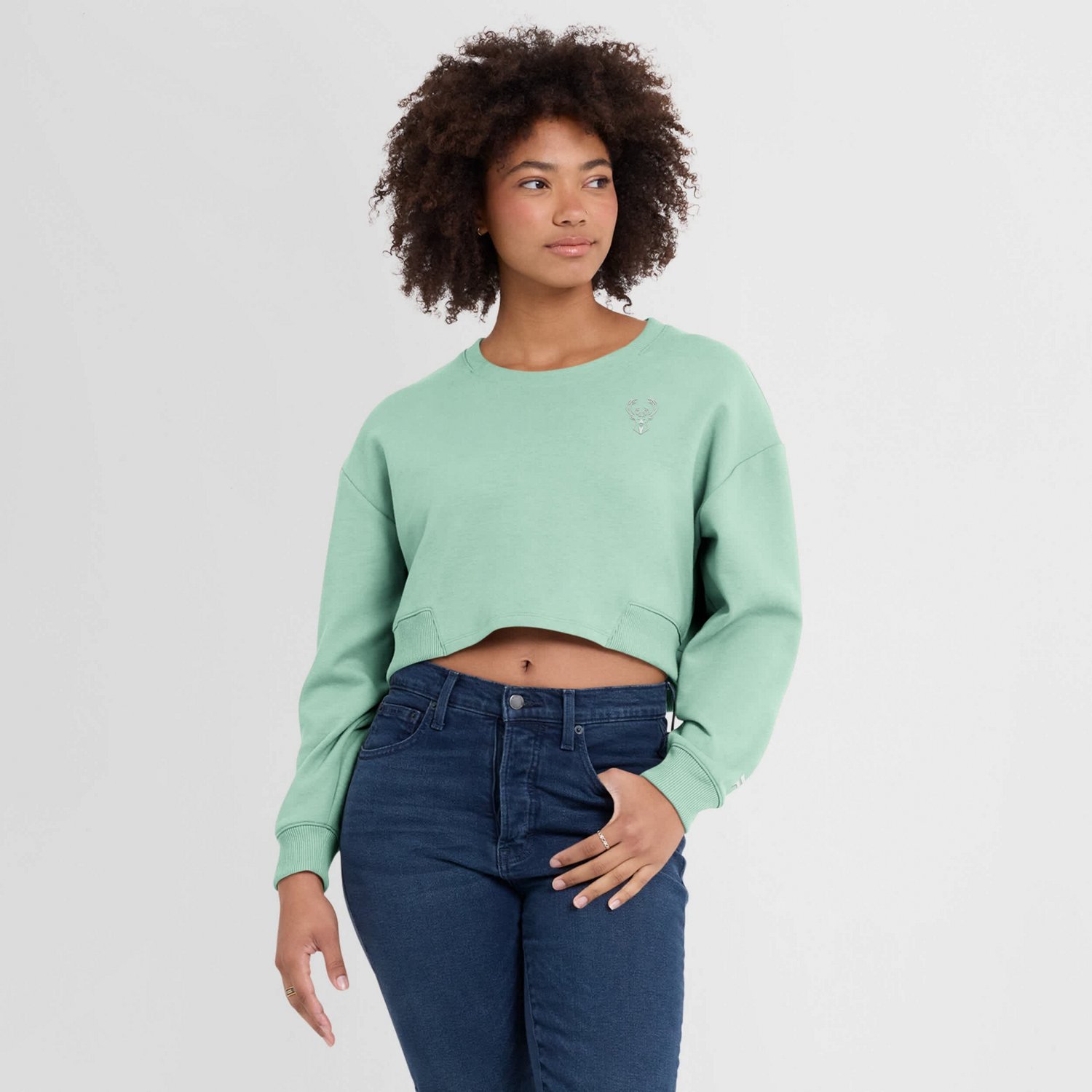 Fanatics Milwaukee Bucks Studio Premium Cropped Pullover Sweatshirt - view number 4