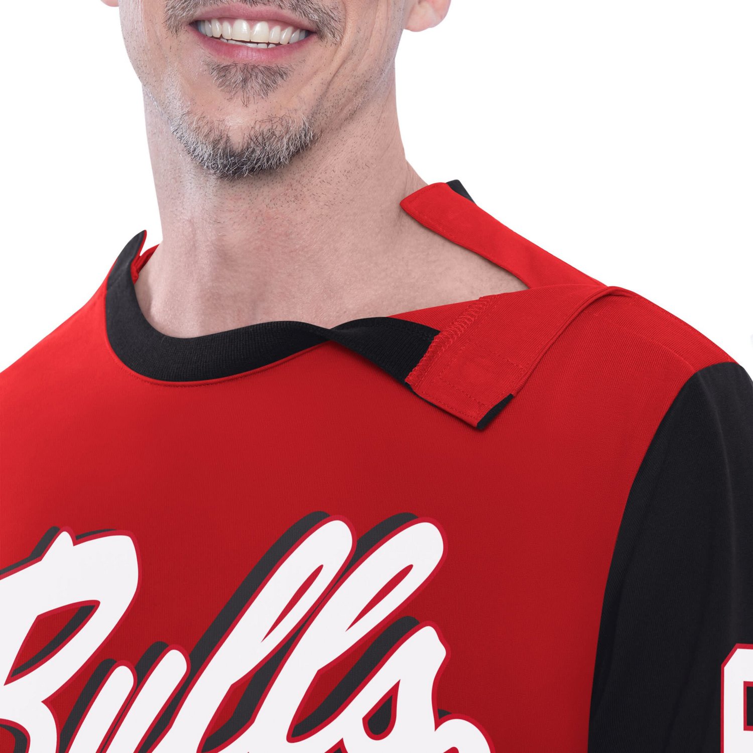 G-III Sports by Carl Banks Chicago Bulls Adaptive Rugby Long Sleeve Top - view number 4