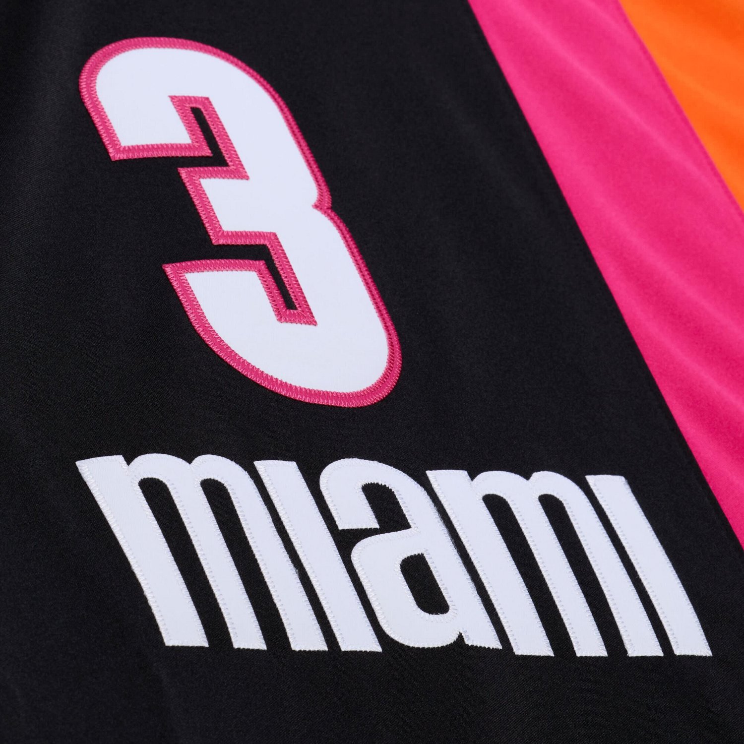 Mitchell  Ness Dwyane Wade Miami Heat 2005-06 Hardwood Classics Authentic Jersey - view number 3