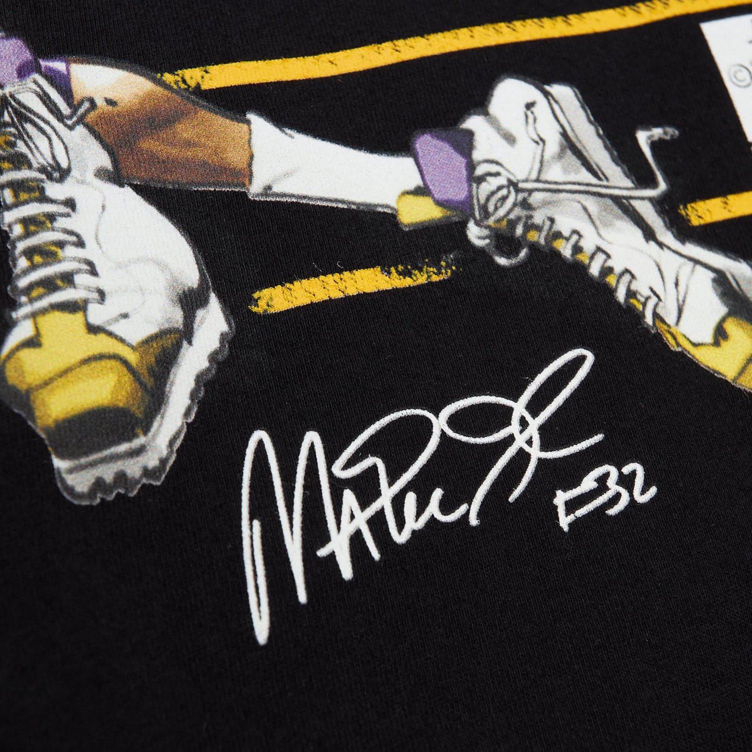 Mitchell  Ness Magic Johnson Los Angeles Lakers Hardwood Classics Caricature T-Shirt                                             - view number 4