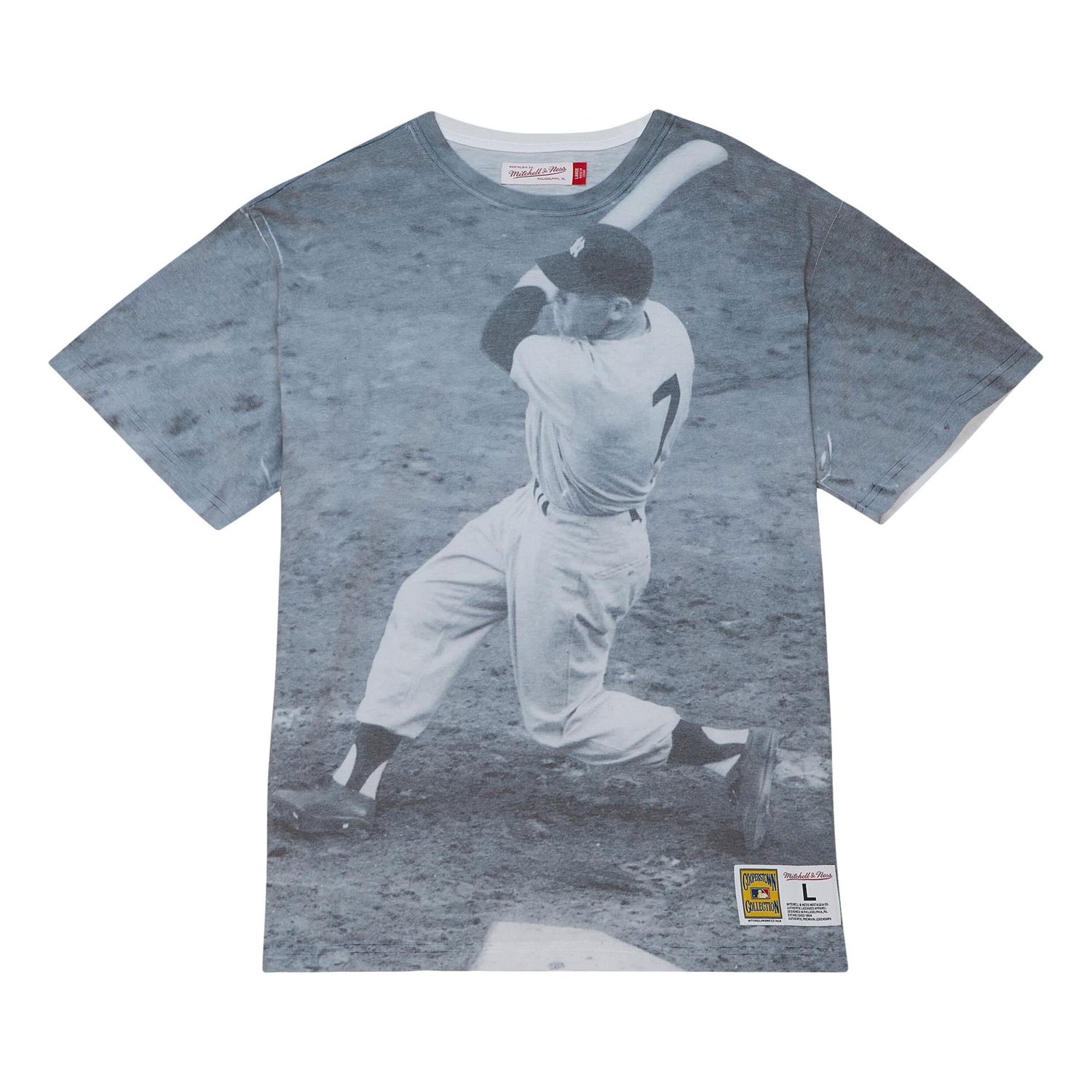Mitchell  Ness Mickey Mantle New York Yankees Cooperstown Collection Highlight Sublimated Player Graphic T-Shirt