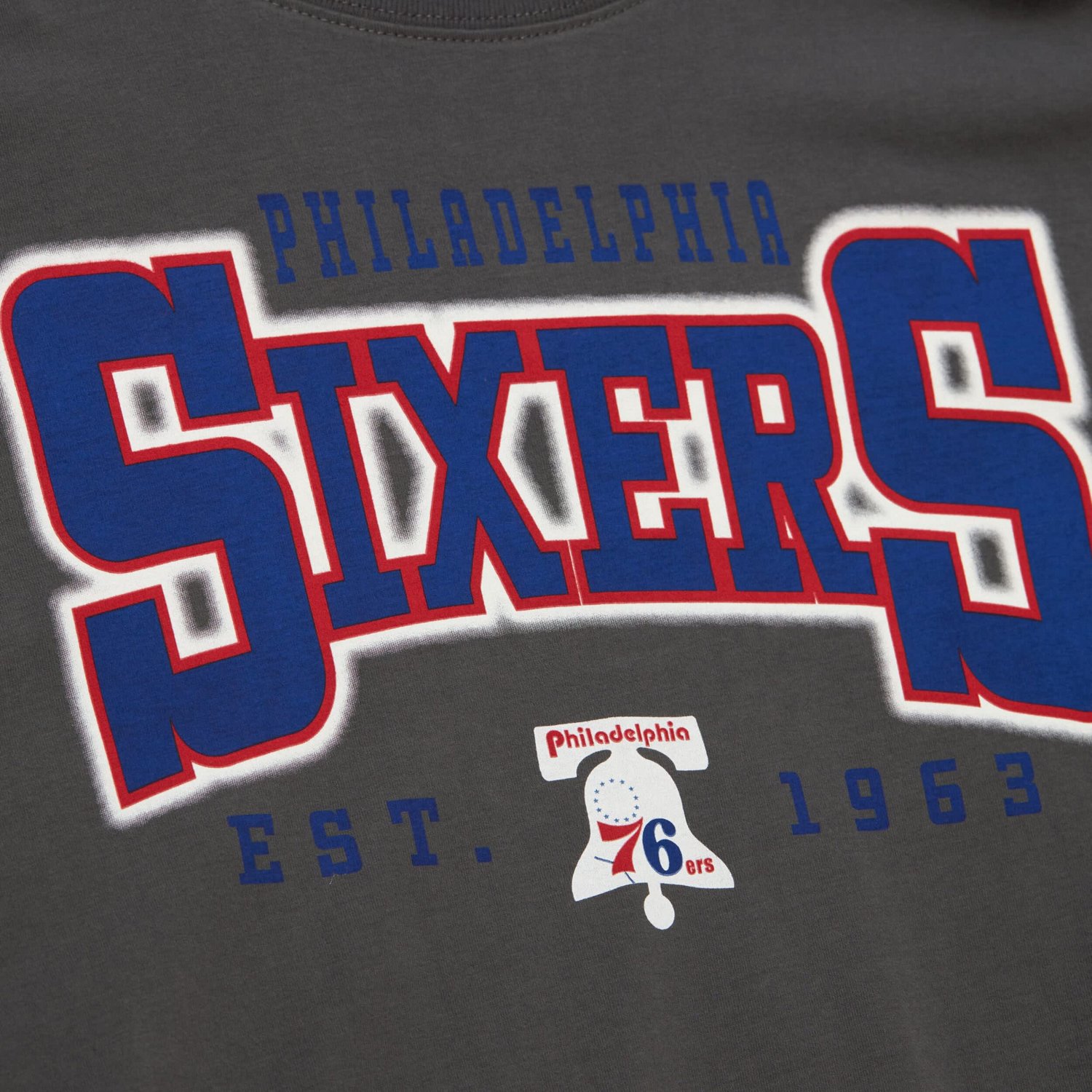 Mitchell  Ness Philadelphia 76ers Hardwood Classics Oversized Boyfriend T-Shirt - view number 4