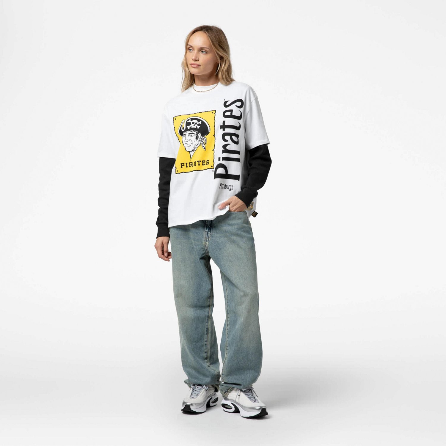 Mitchell  Ness Pittsburgh Pirates Cooperstown Collection Boyfriend T-Shirt - view number 4