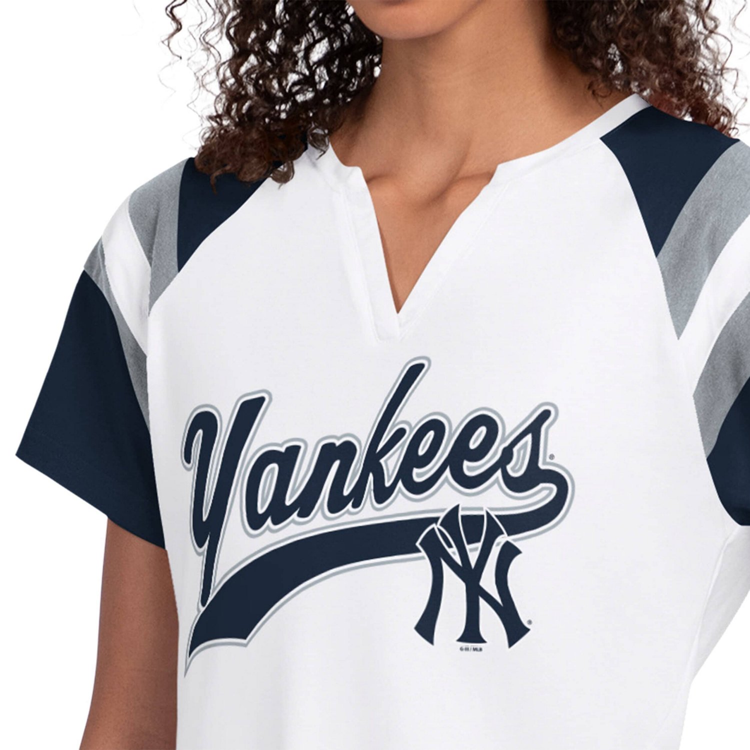 Starter New York Yankees Game On Notch Neck Raglan T-Shirt