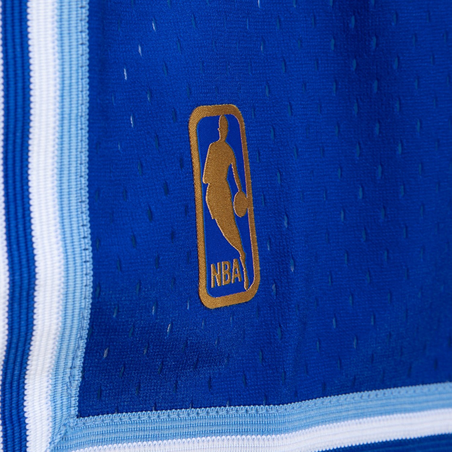 Mitchell  Ness Light Los Angeles Lakers 1996 97 Hardwood Classics Fadeaway Reload 30 Swingman Shorts - view number 4