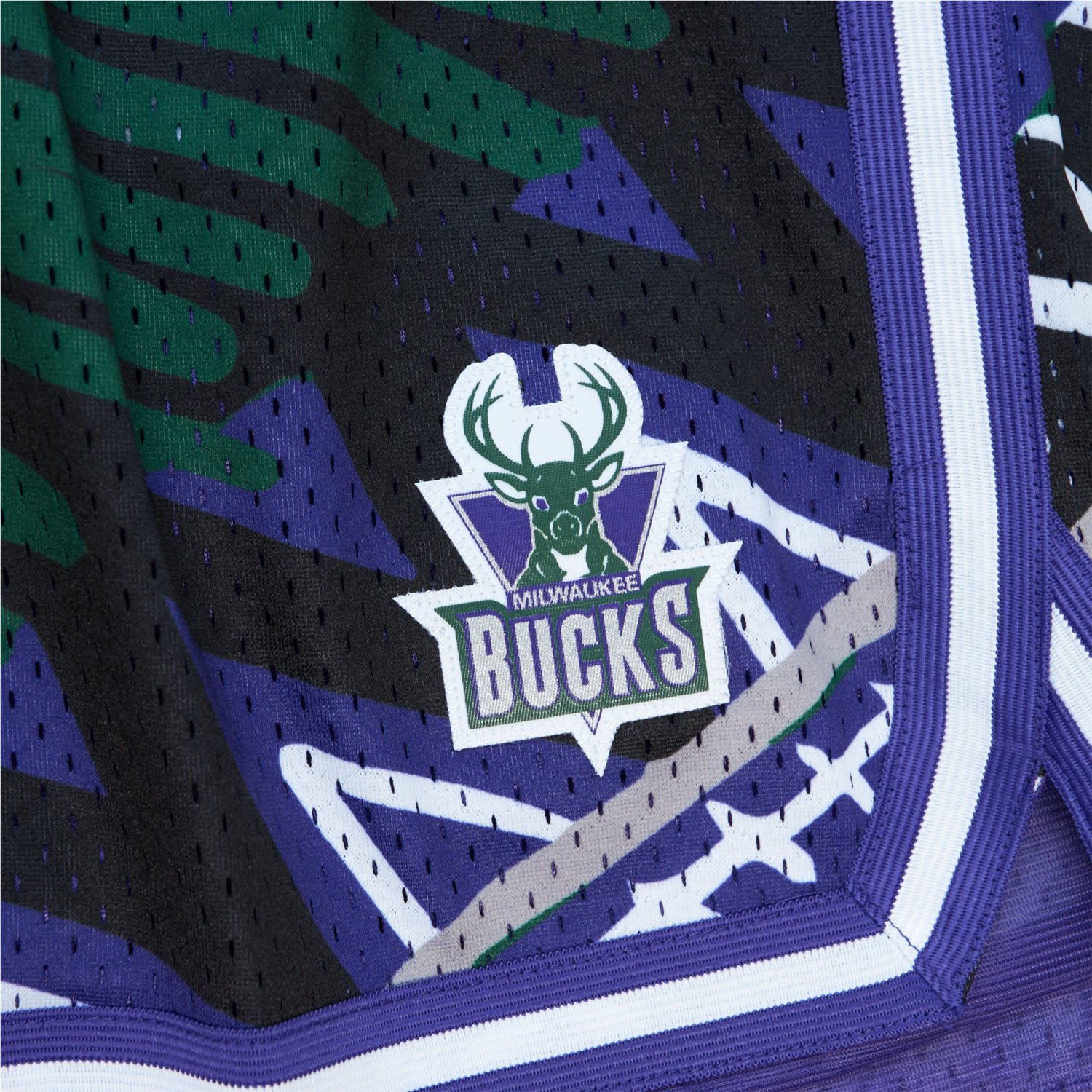 Mitchell  Ness Milwaukee Bucks Game Day Pattern Shorts - view number 4