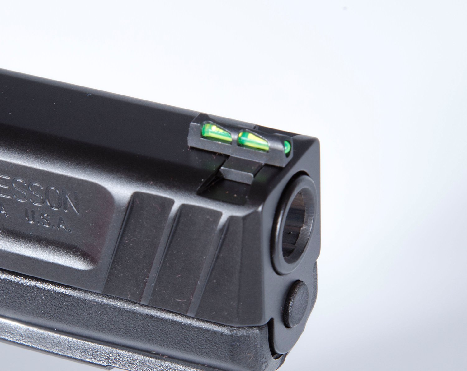 Smith & Wesson SD40 Self-Defense Hi-Viz Fiber Optic 40 S&W Full-Sized 14-Round Pistol - view number 3