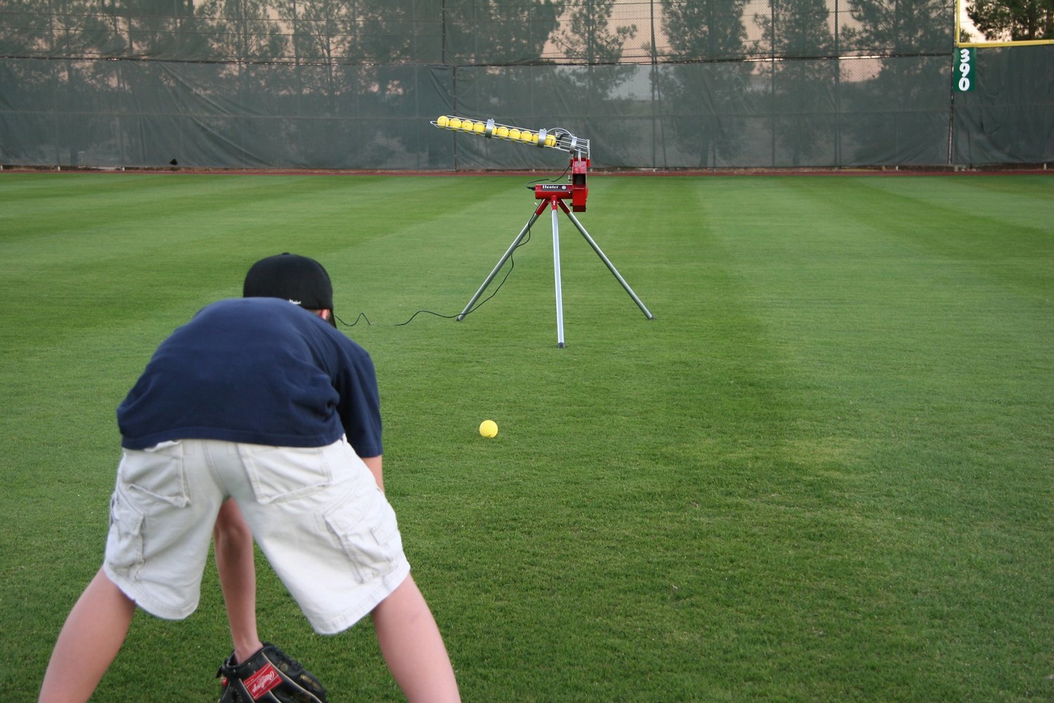 Trend Sports Heater Real Baseball Pitching Machine with Auto Ball